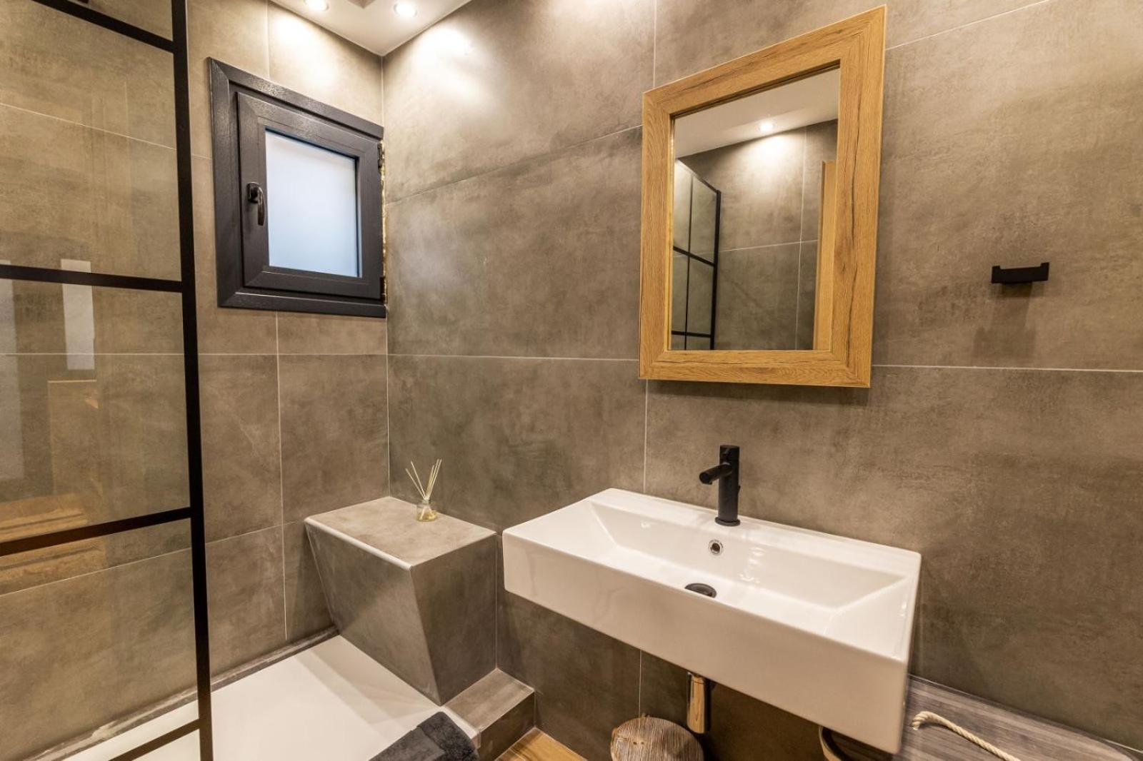 Two-Bedroom House - Photo 27