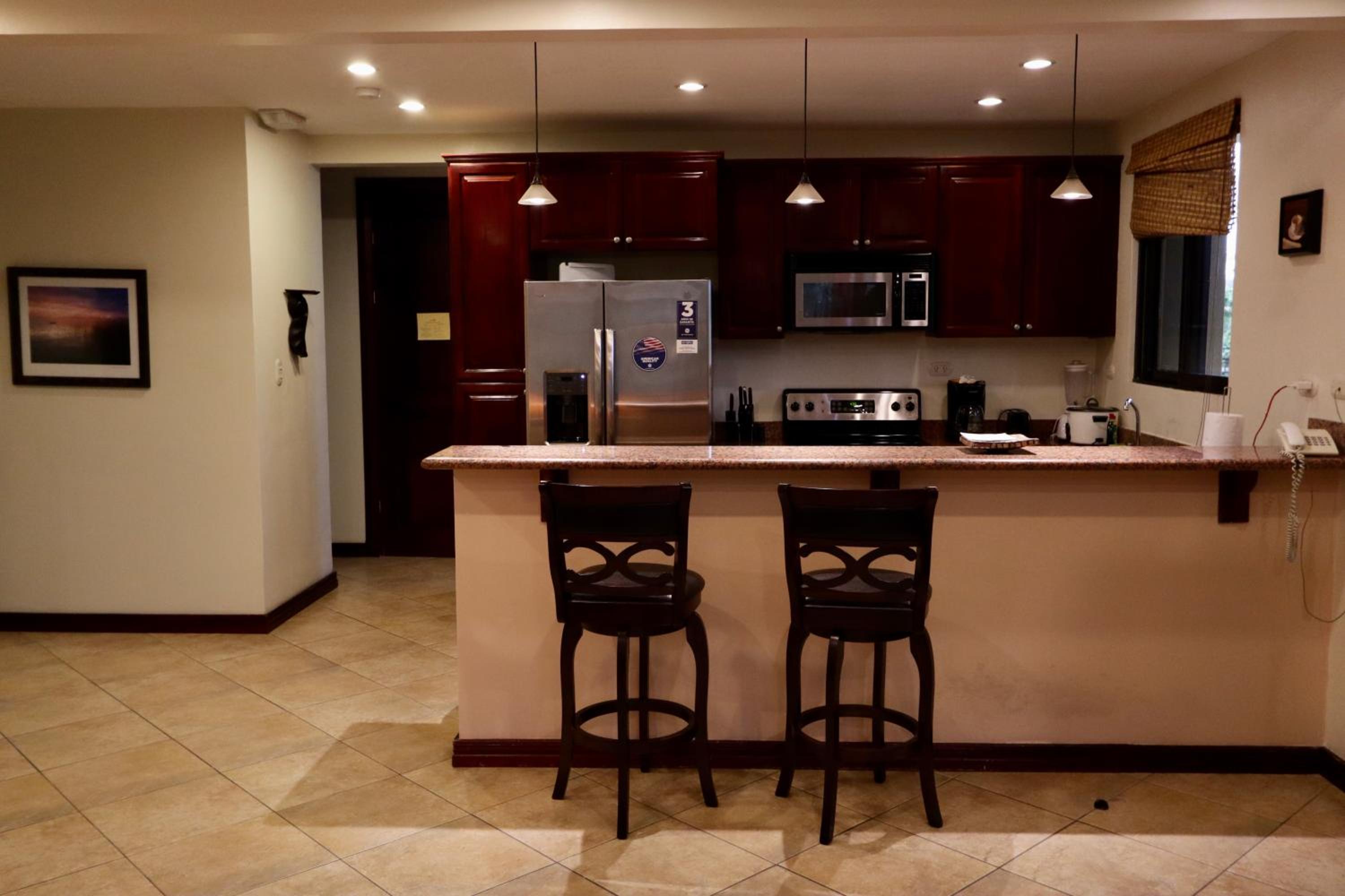Family Room with Mountain View - Photo 9