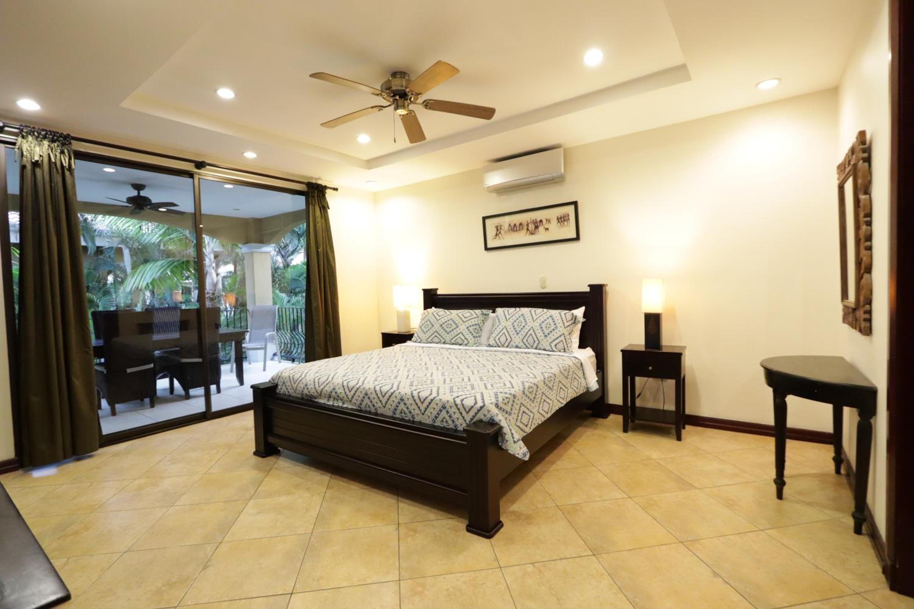Family Room with Mountain View - Photo 10