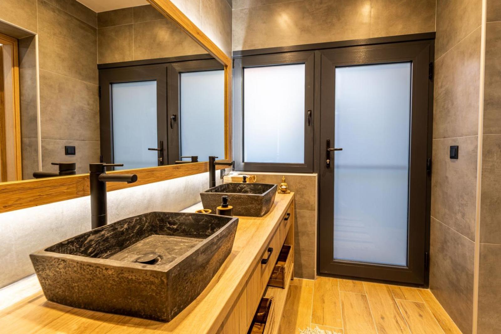 Two-Bedroom House - Photo 26
