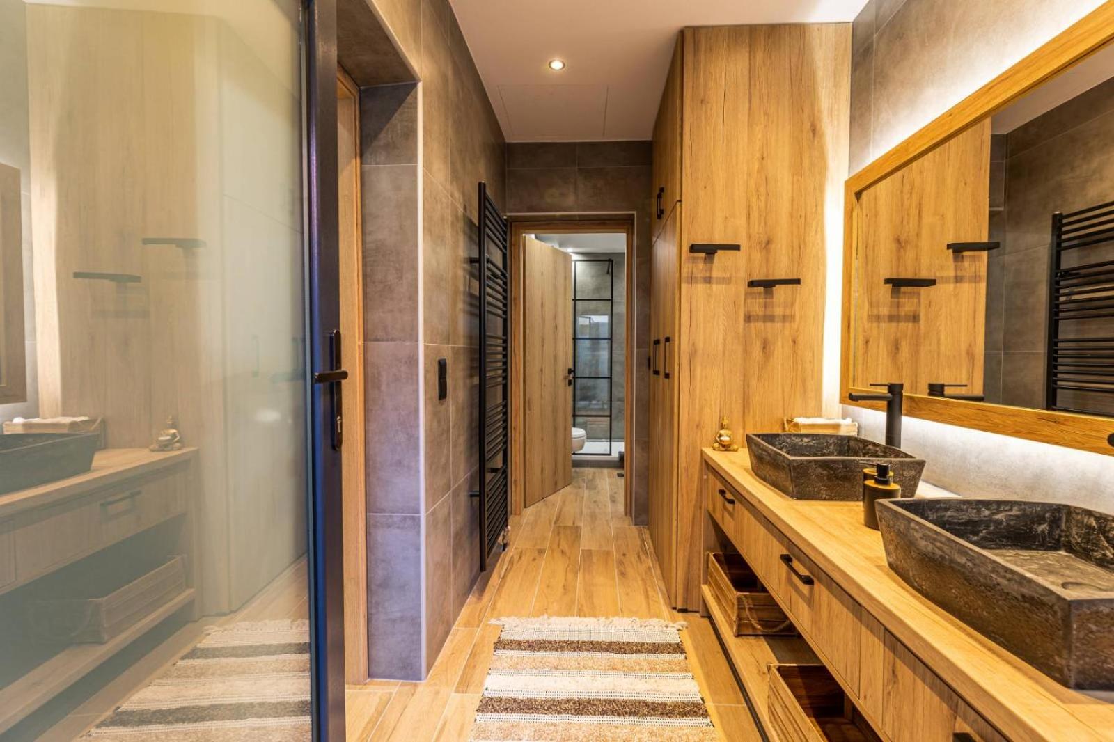 Two-Bedroom House - Photo 24