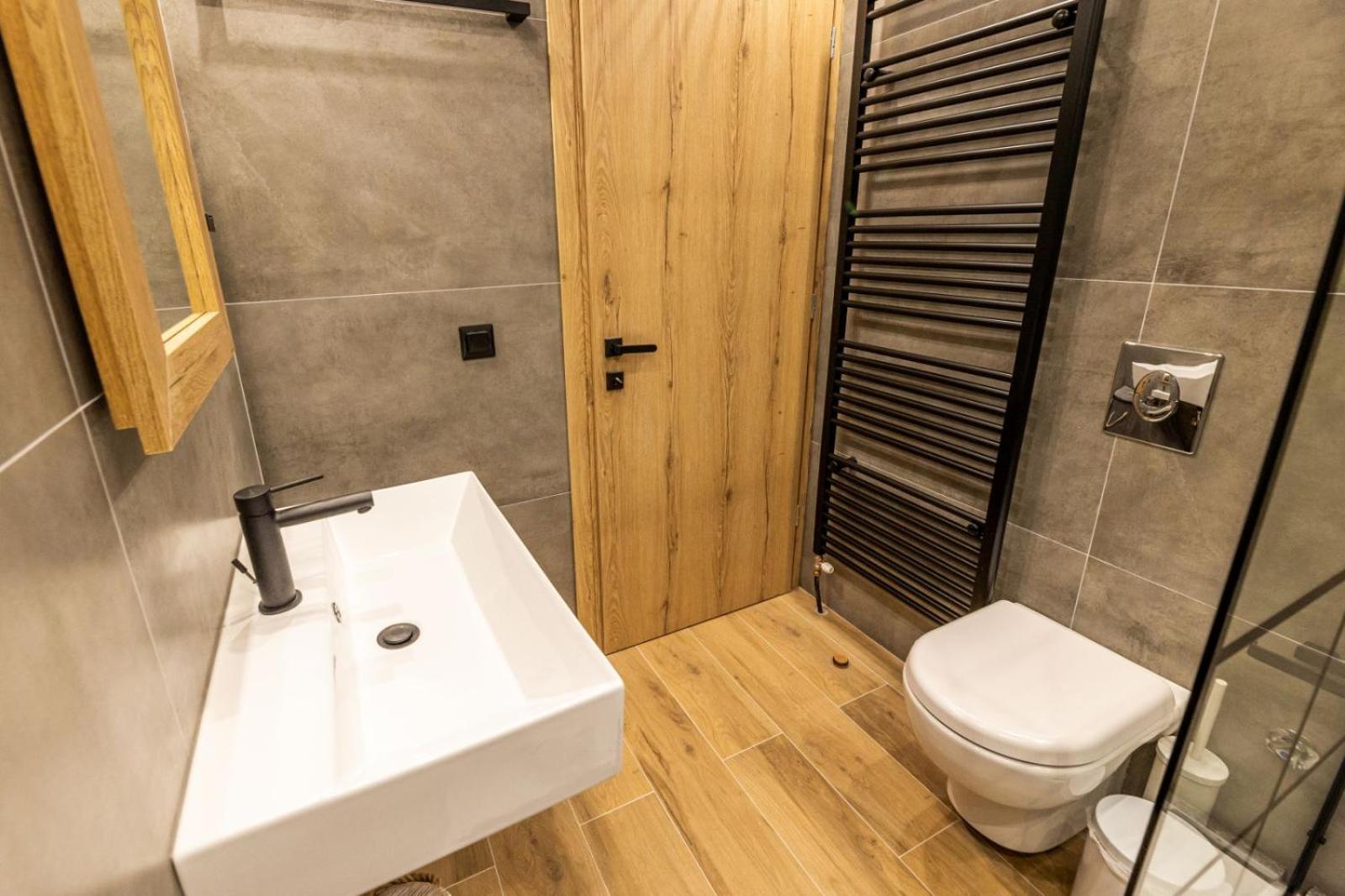 Two-Bedroom House - Photo 28