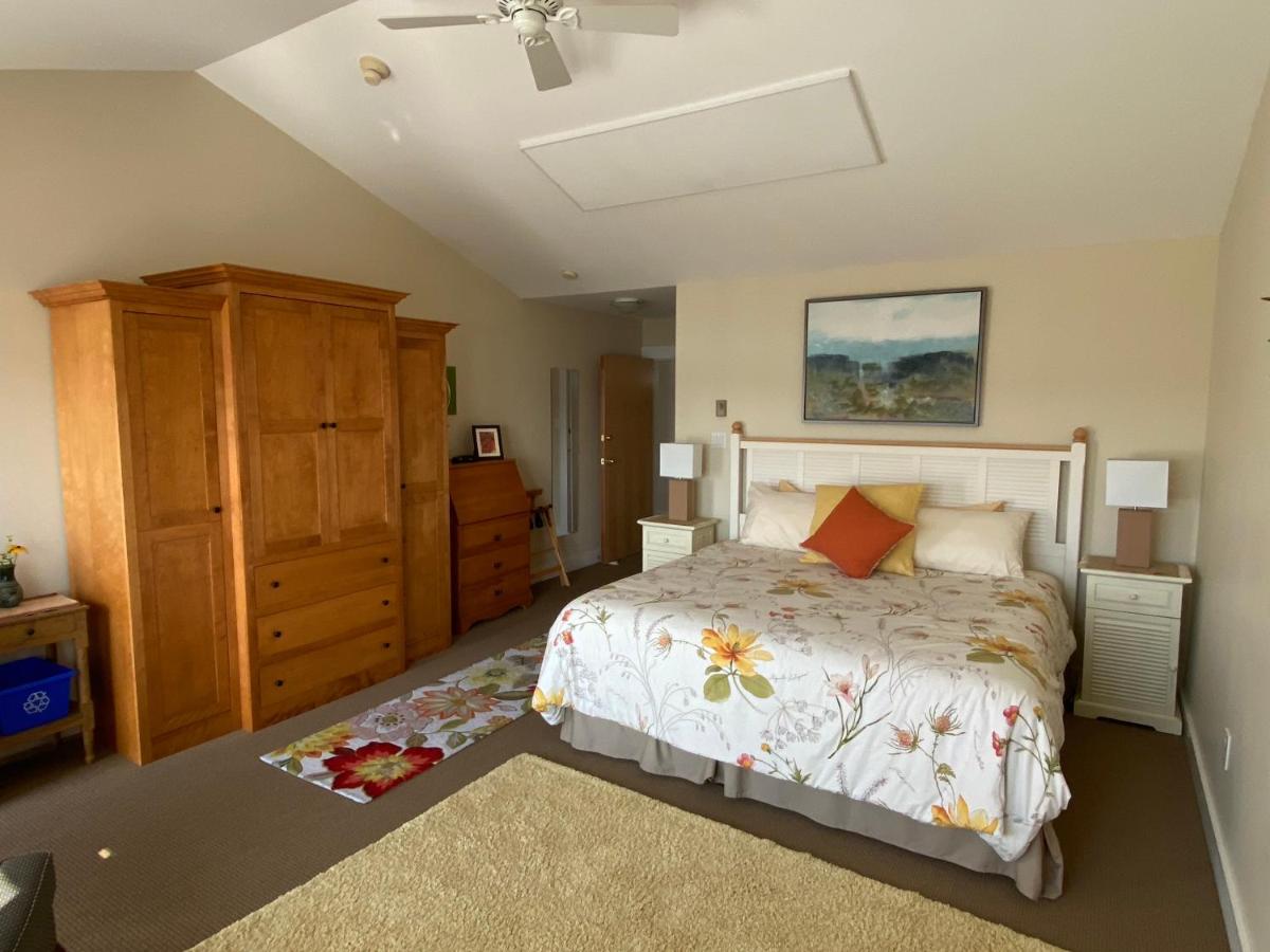 Superior King Room with Lake View photo 2
