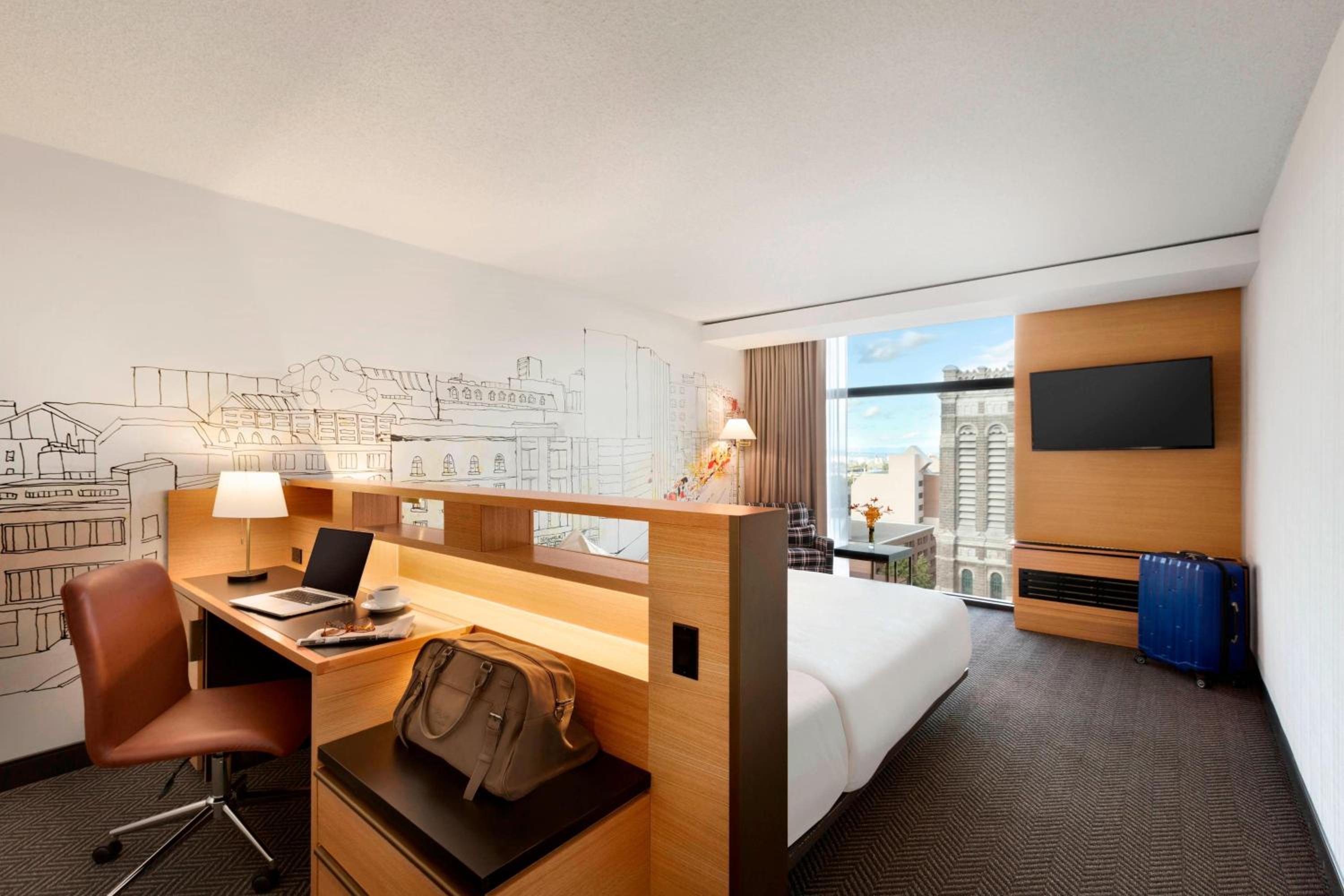 Superior Church view, Guest room, 1 King, Church view