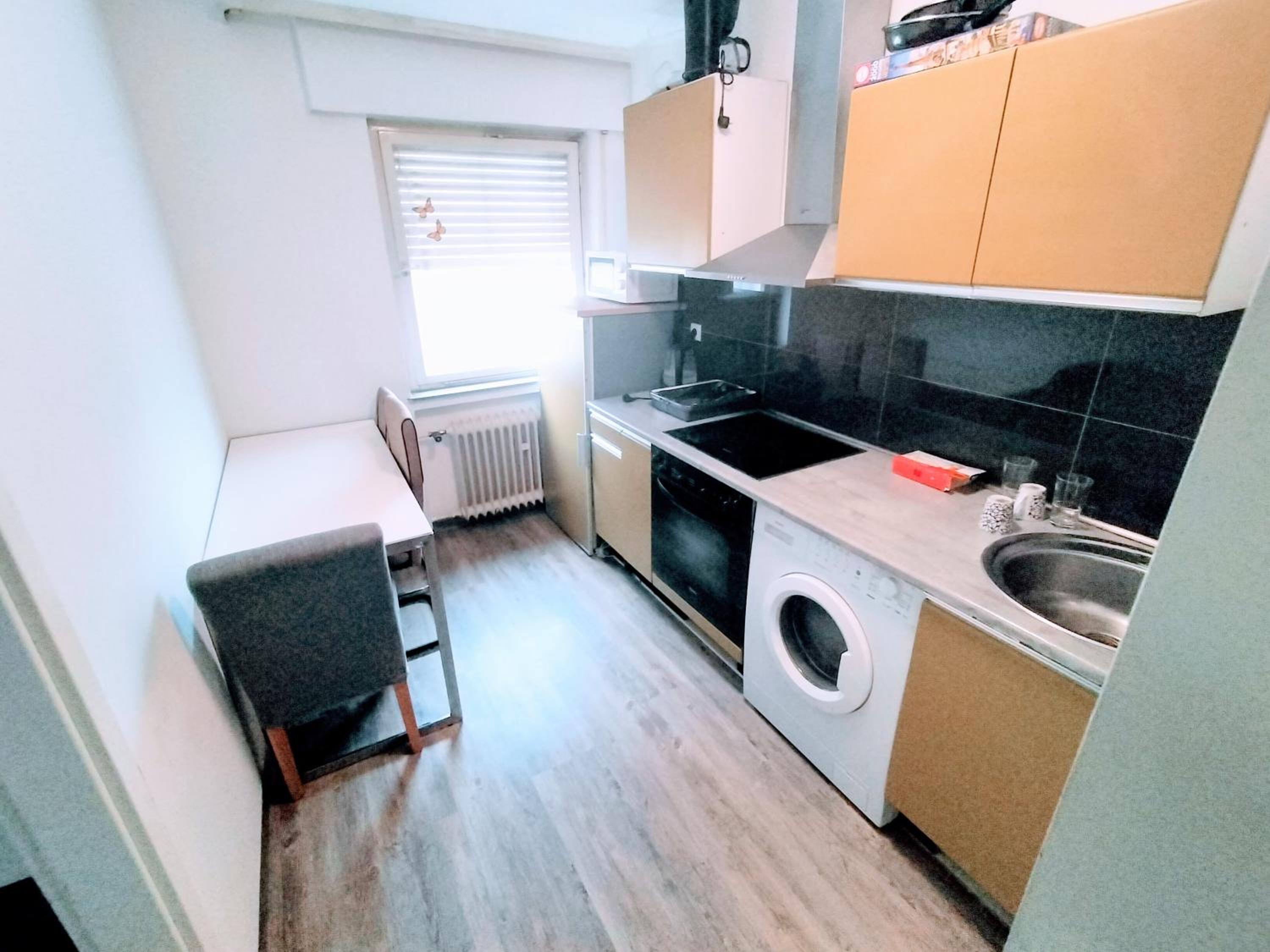Apartment with Balcony photo 2