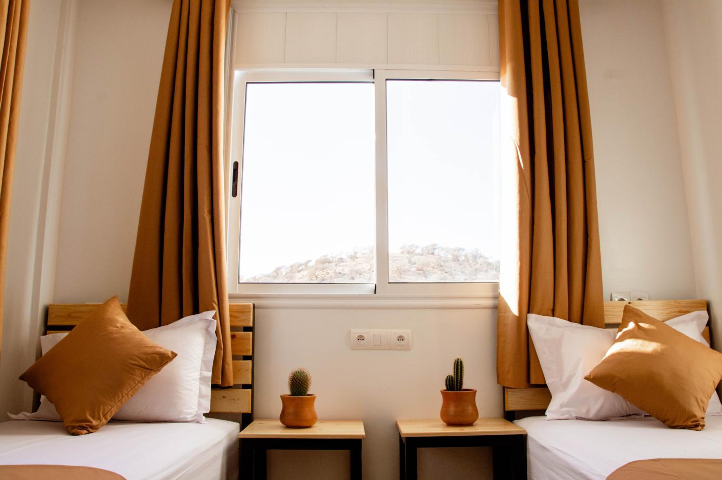 Twin Room with Private Bathroom photo 1