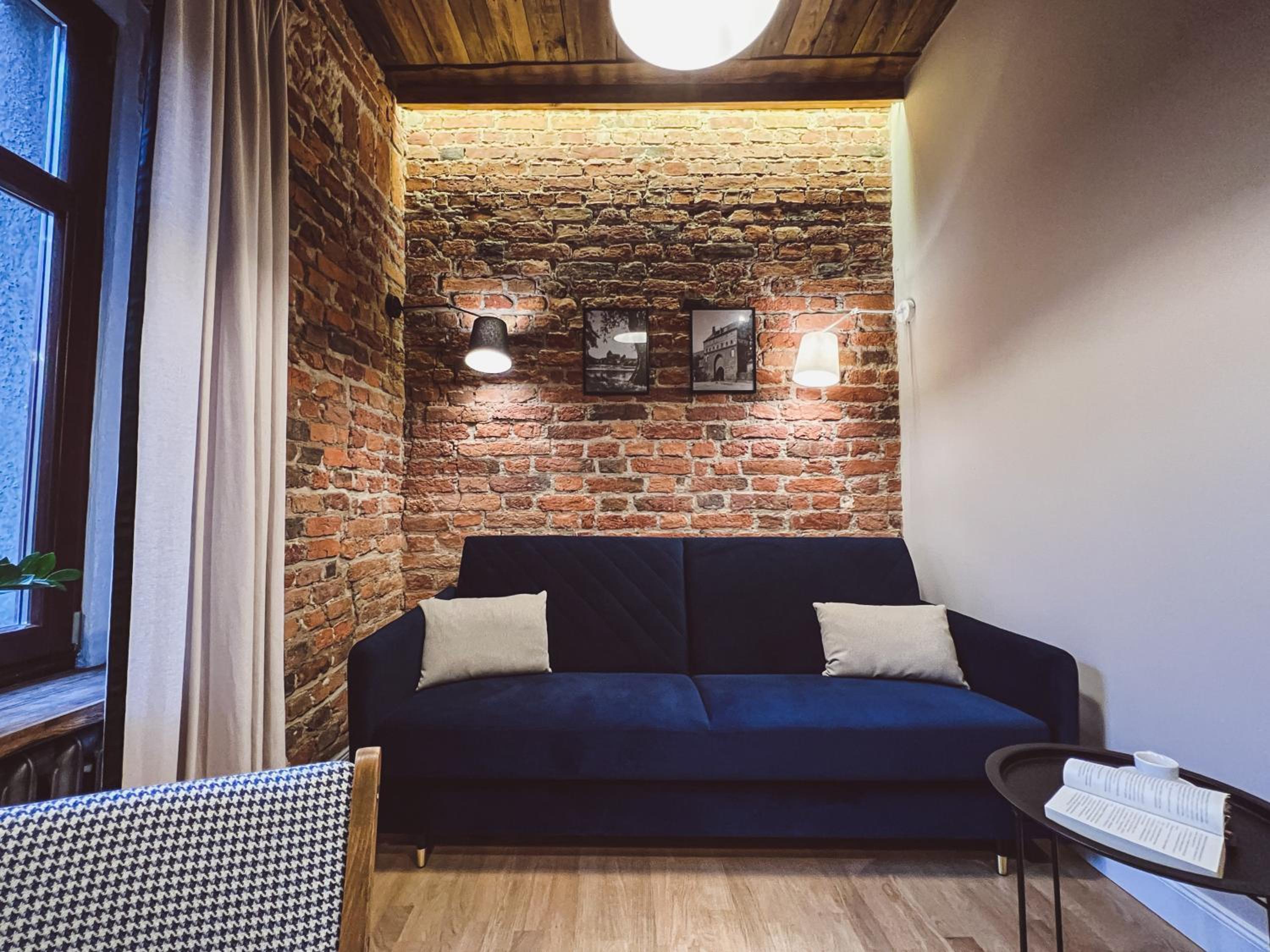 One-Bedroom Apartment - Photo 9