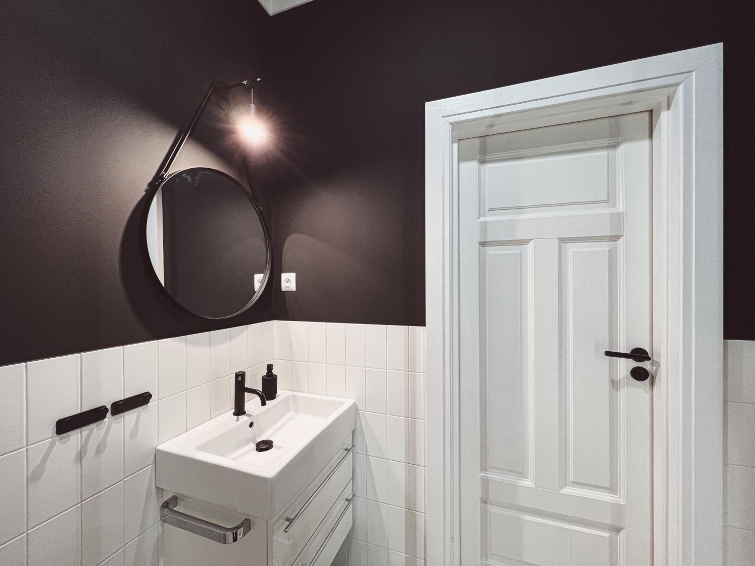 One-Bedroom Apartment - Photo 11