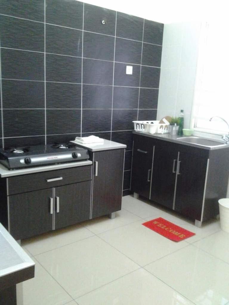 Four-Bedroom House photo 3