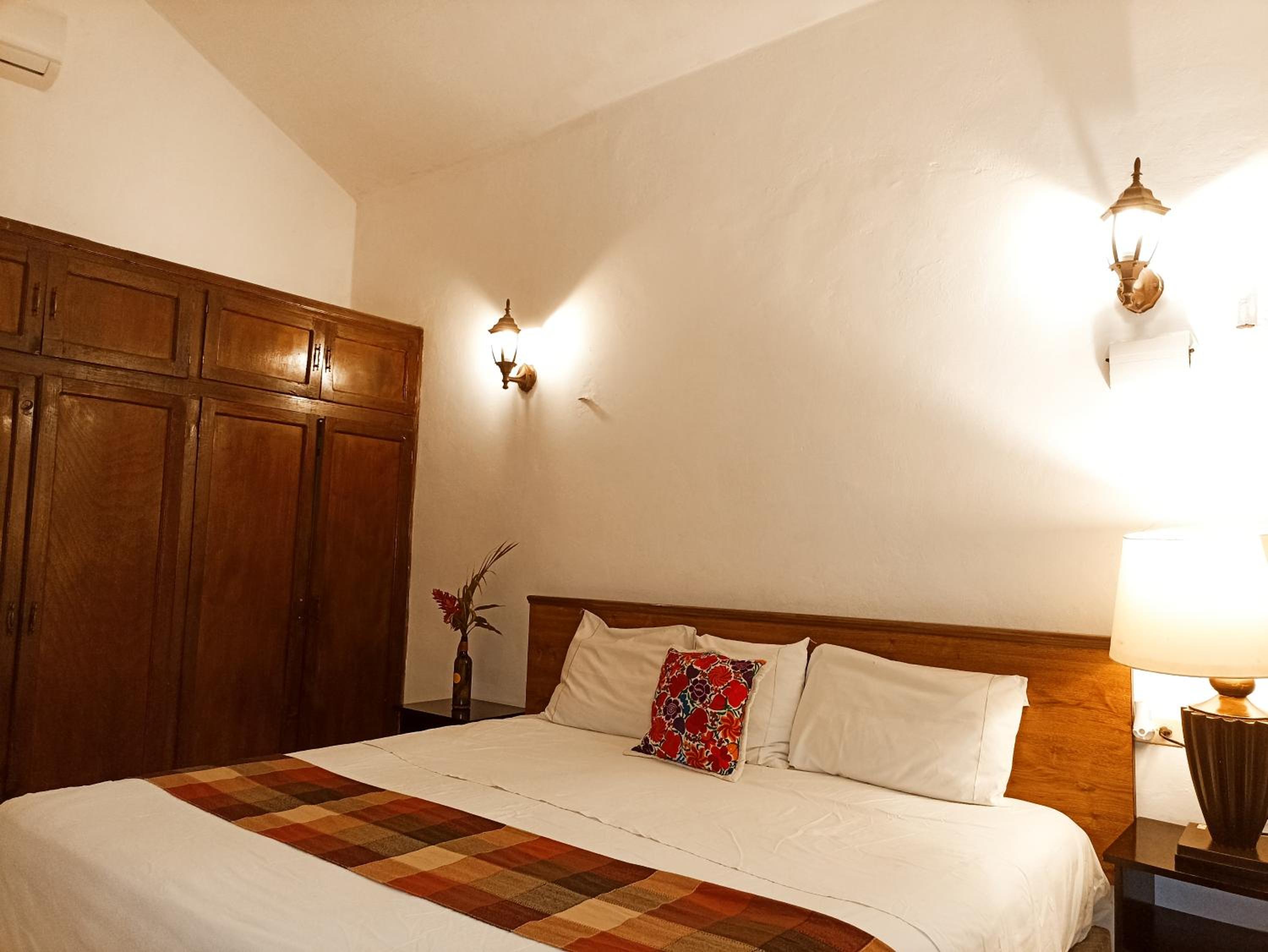 Queen Room photo 3