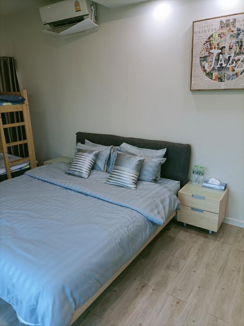 One-Bedroom Apartment photo 3
