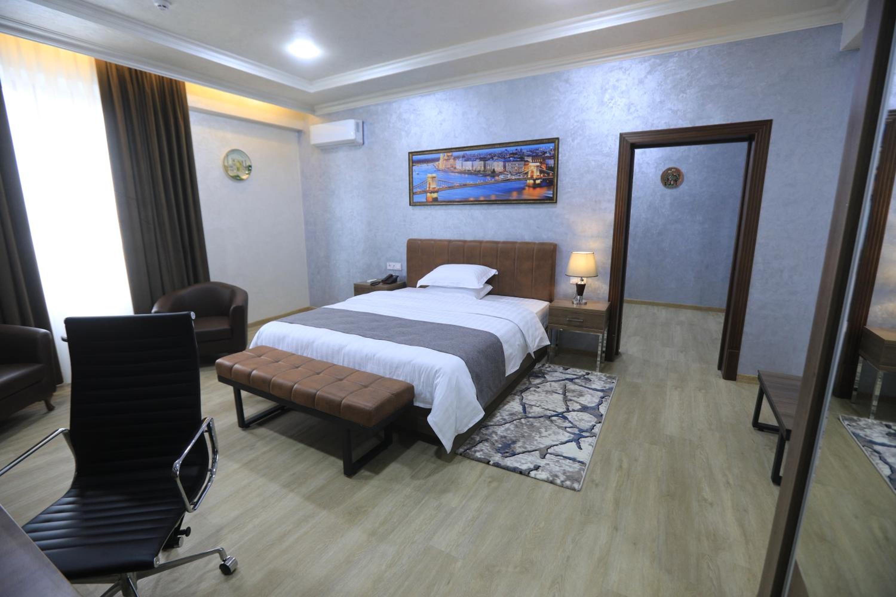 Family Suite photo 2