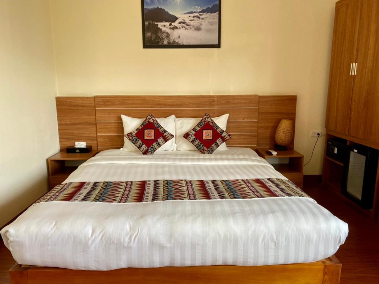 Deluxe Double Room with Balcony photo 2