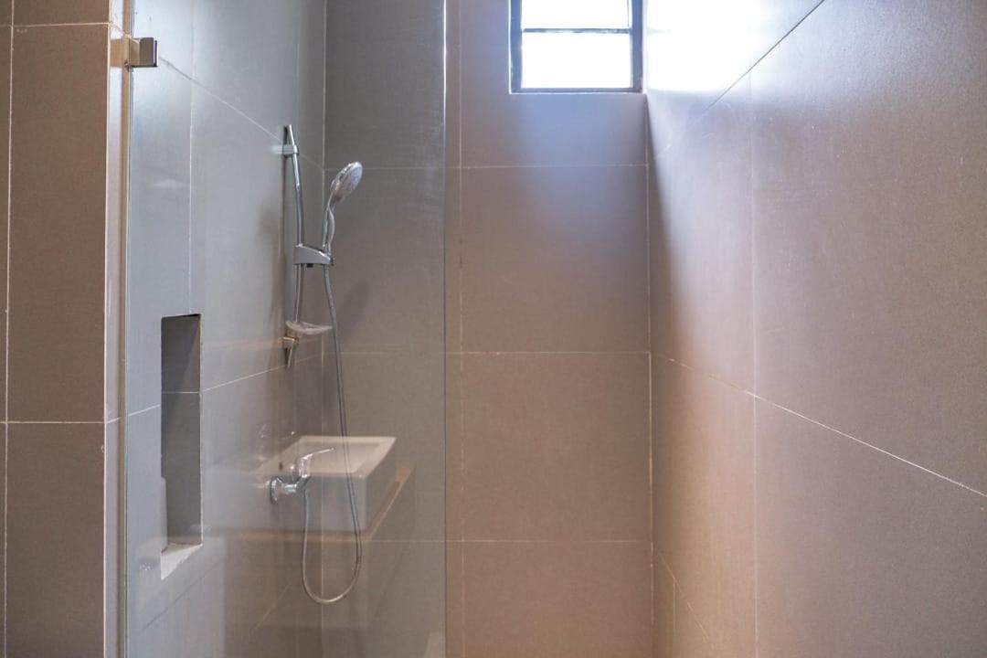 Twin Room - Photo 2