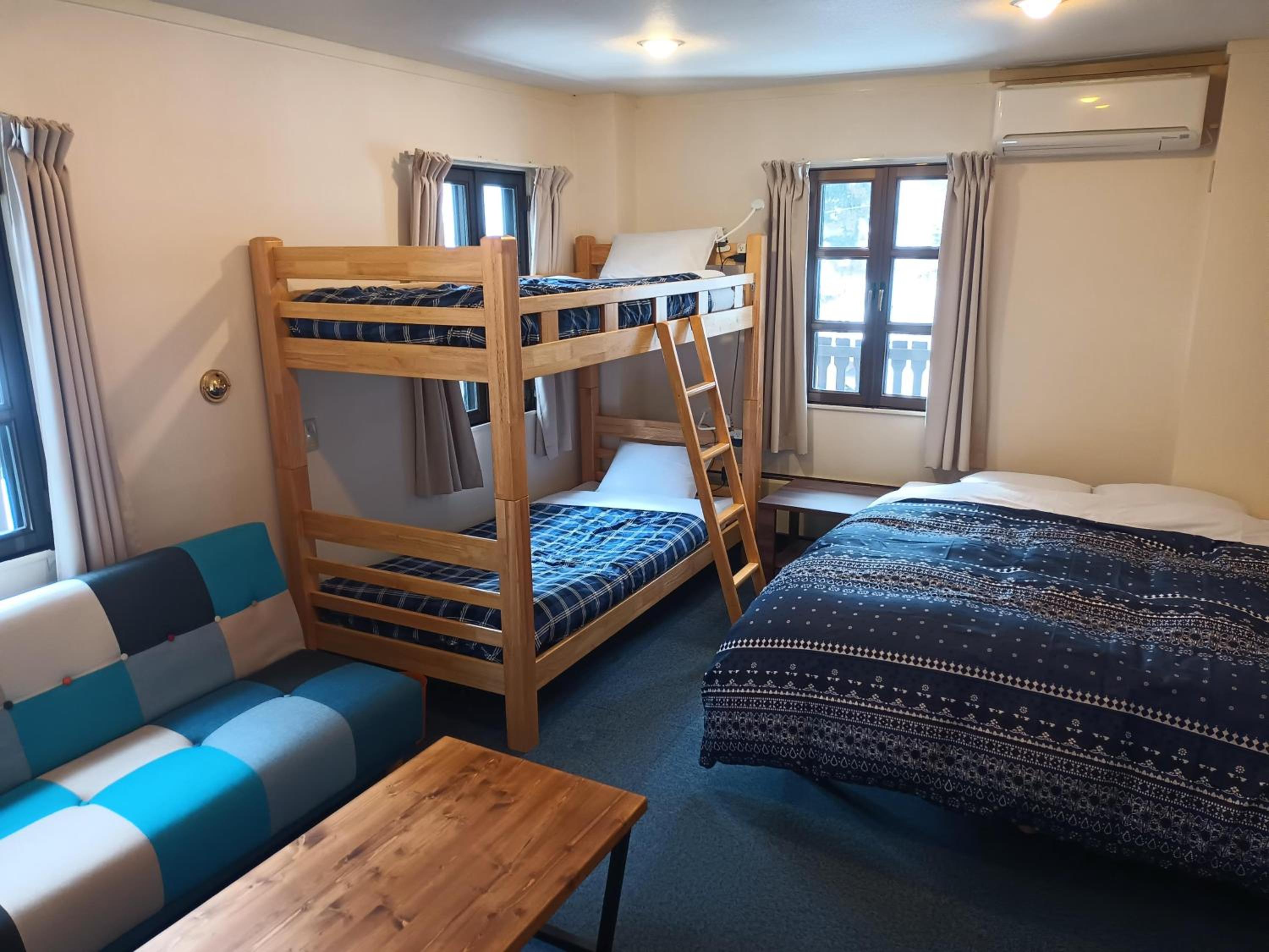 Deluxe Family Suite