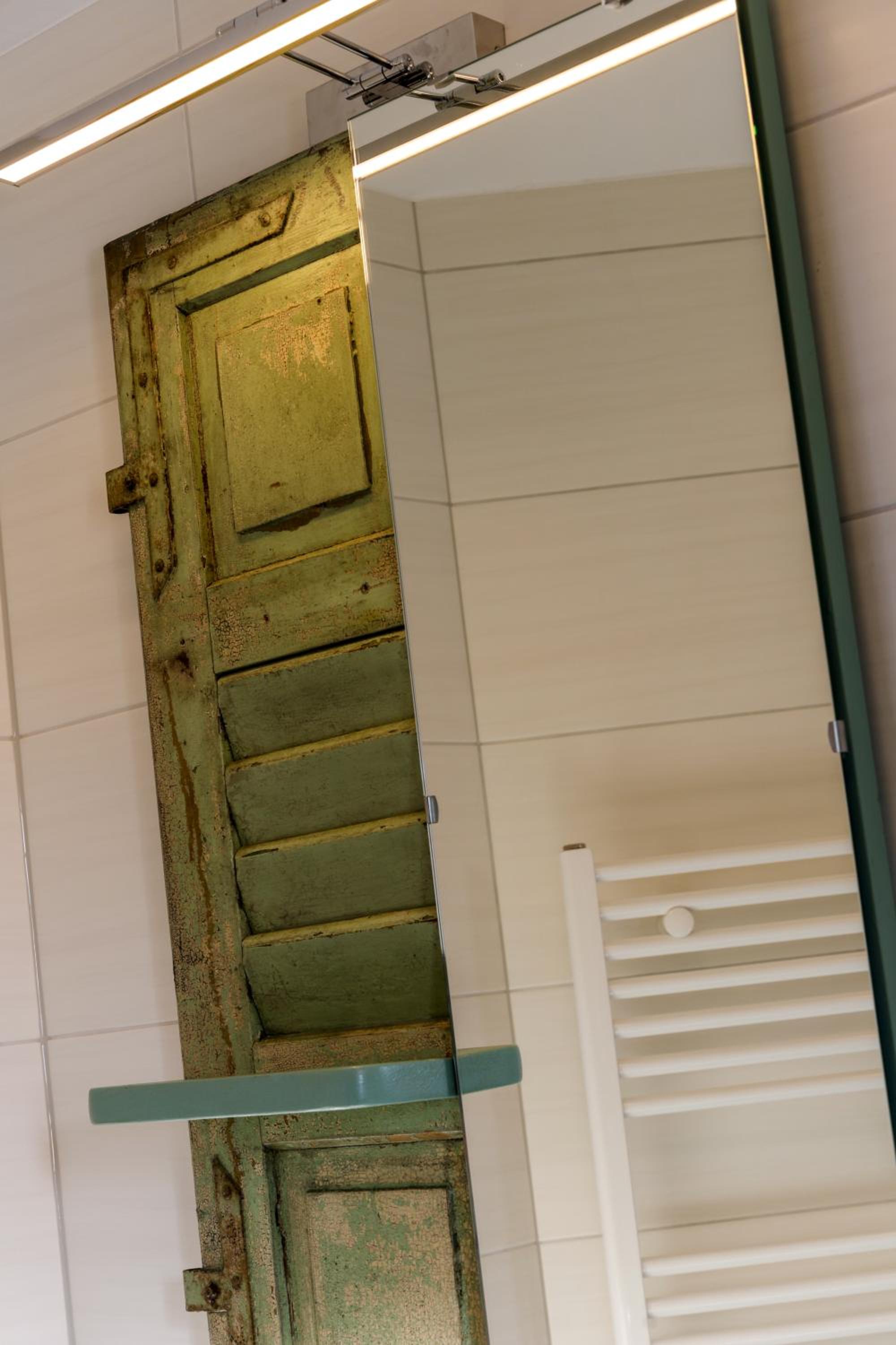 Deluxe Double Room with Shower photo 2