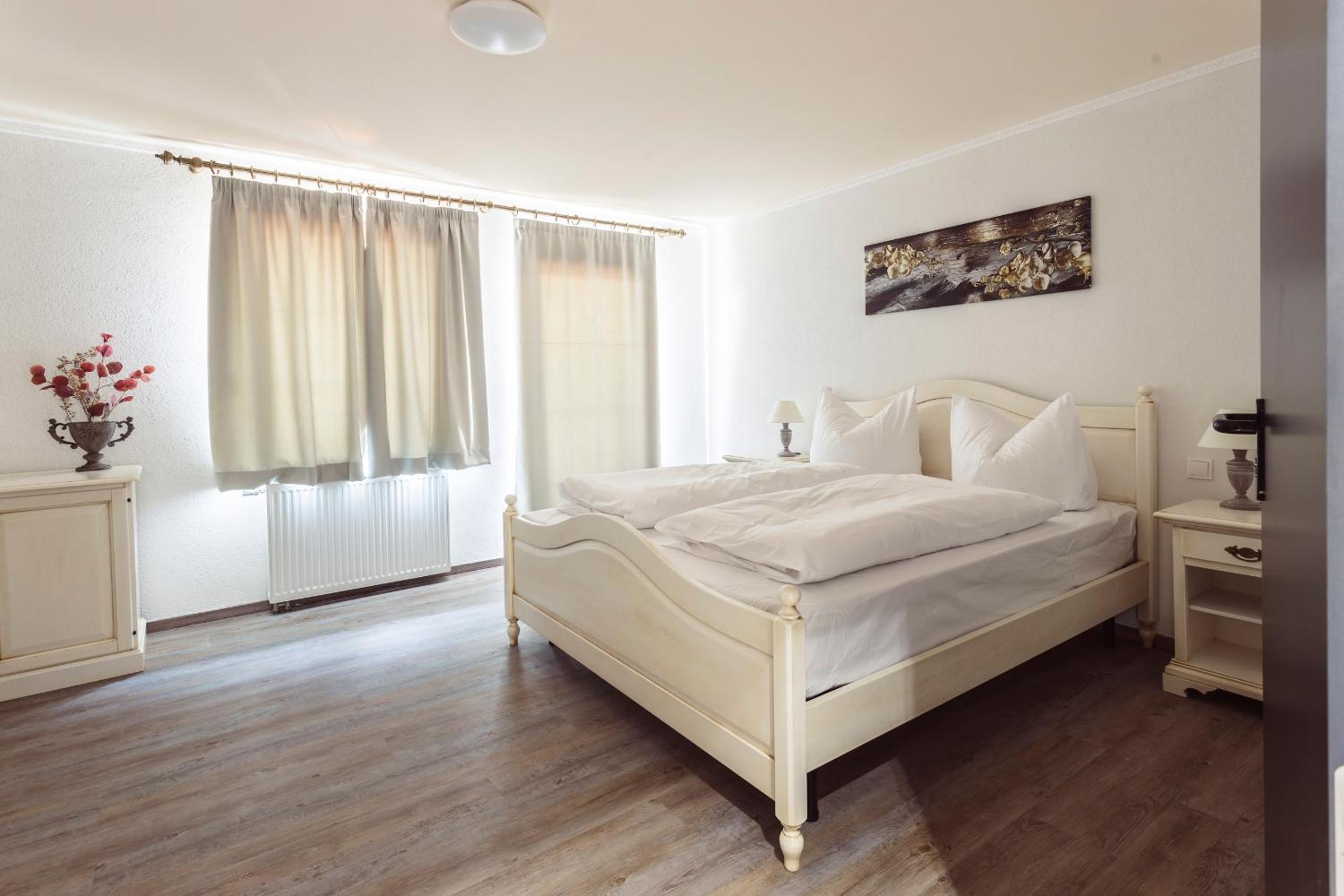 Double Room - Photo 9