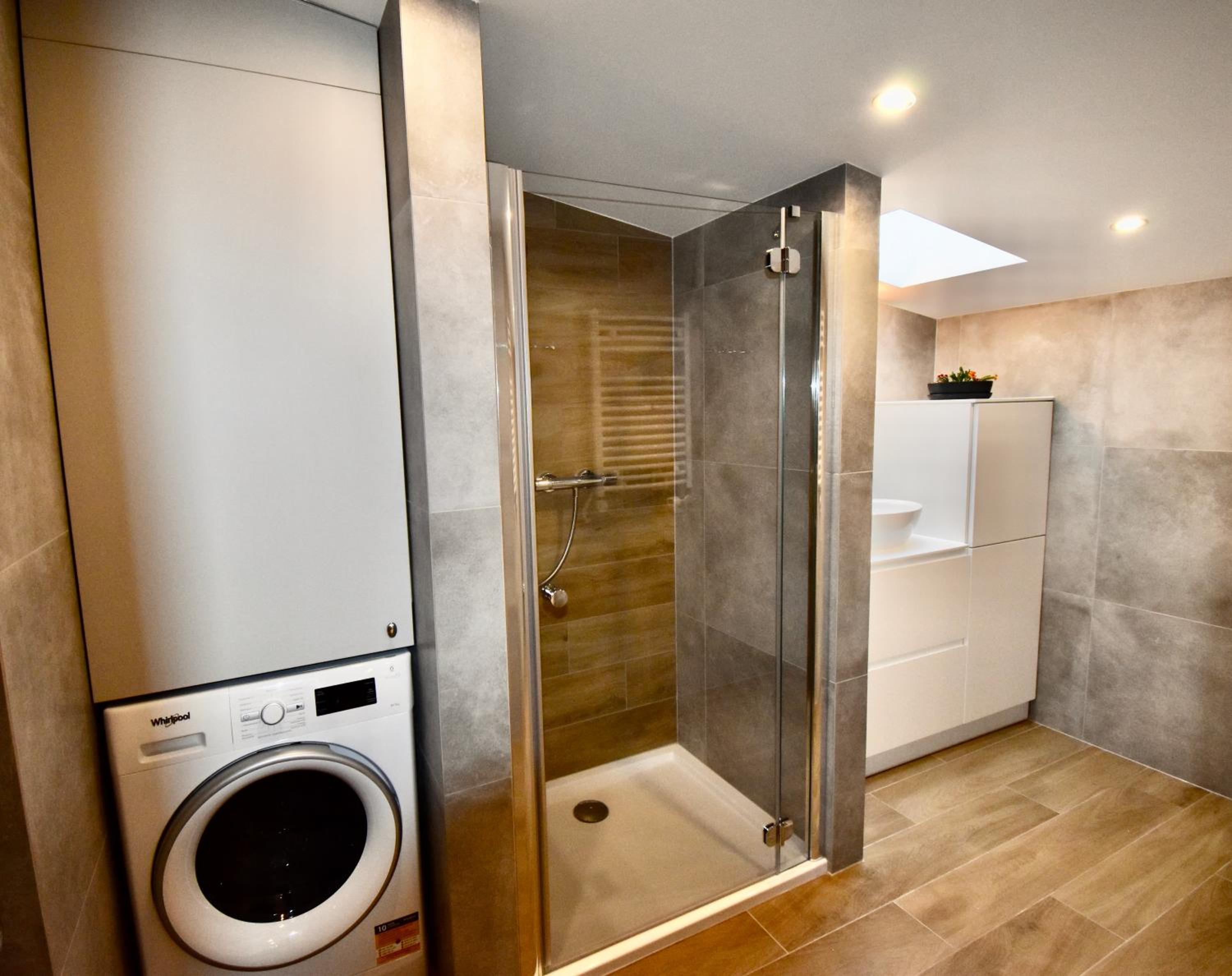 Three-Bedroom Apartment - Photo 6