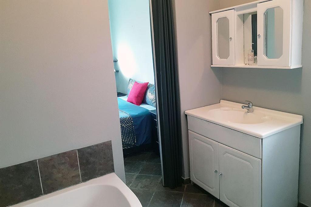 One-Bedroom Apartment - Photo 9