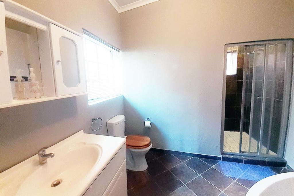 One-Bedroom Apartment - Photo 11