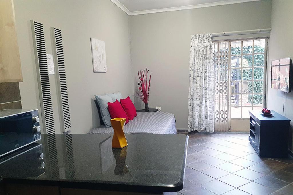 One-Bedroom Apartment - Photo 19