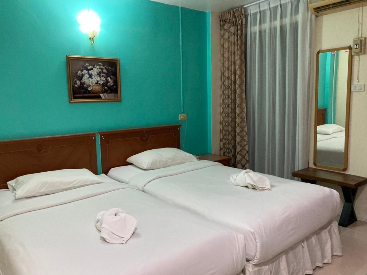 Standard Twin Room only — the supplier's photographs — photo 3