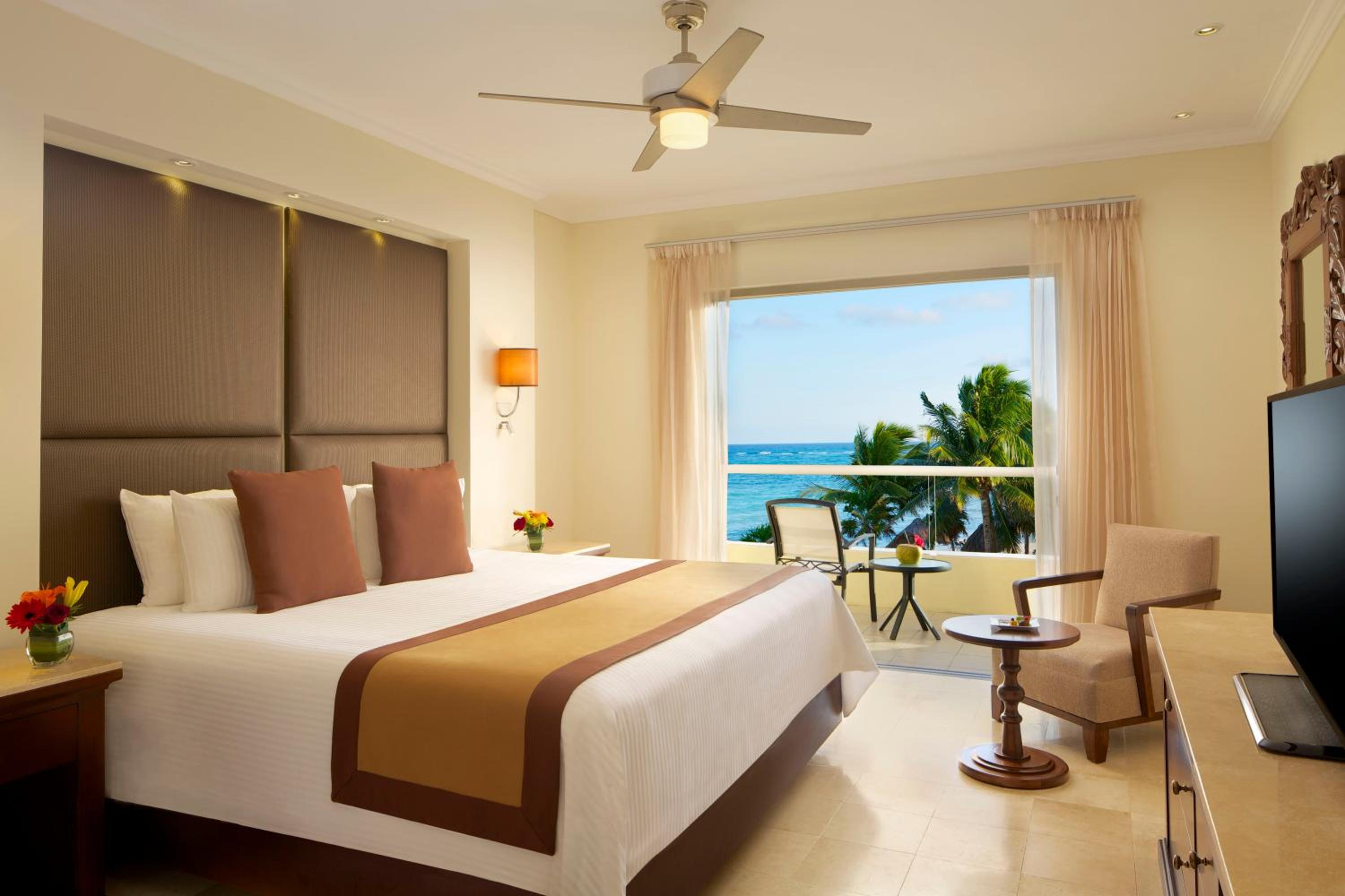 Preferred Club Junior Suite Ocean Front Double