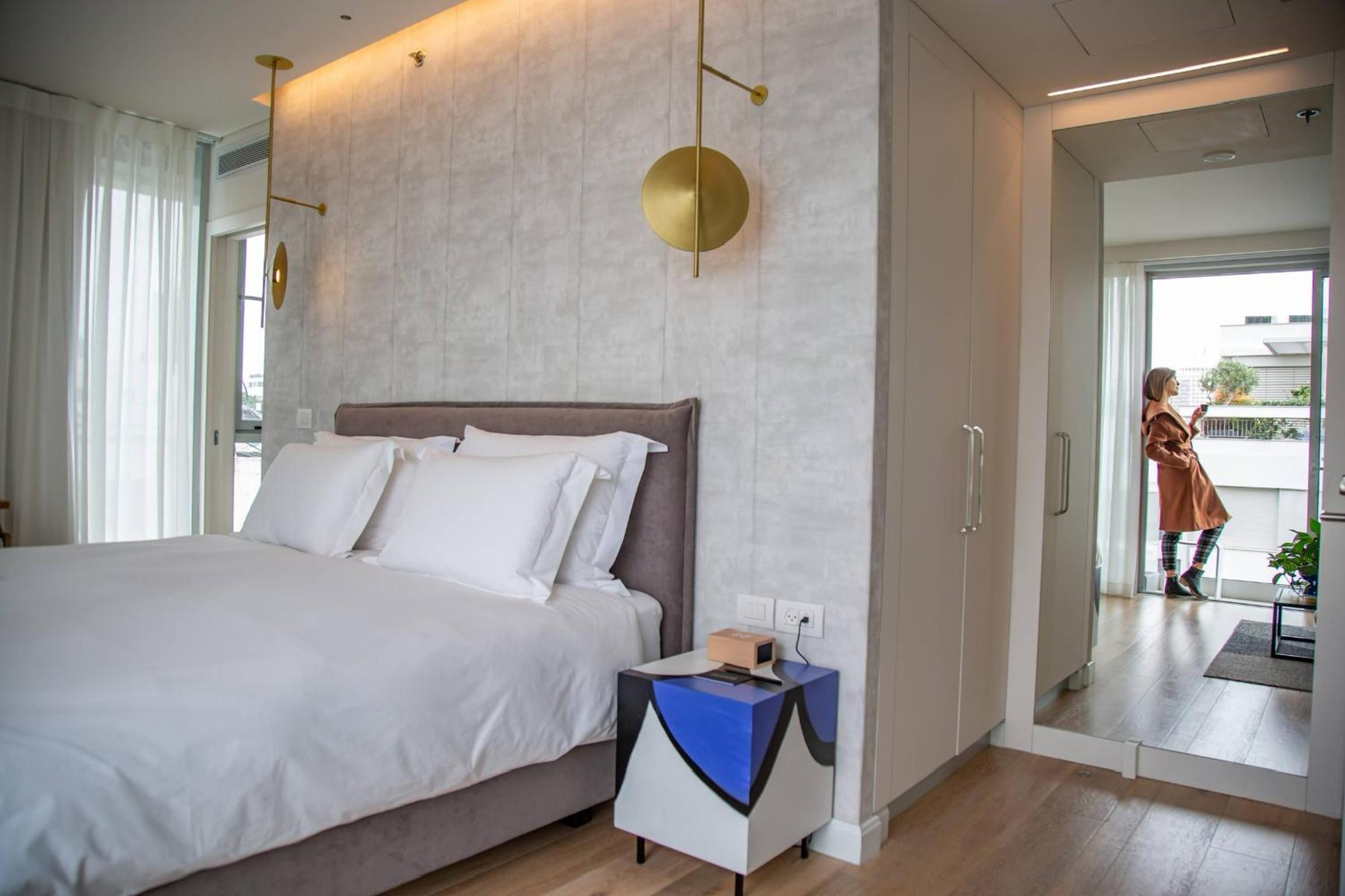  Deluxe Triple Room with Standing Balcony - Photo 1