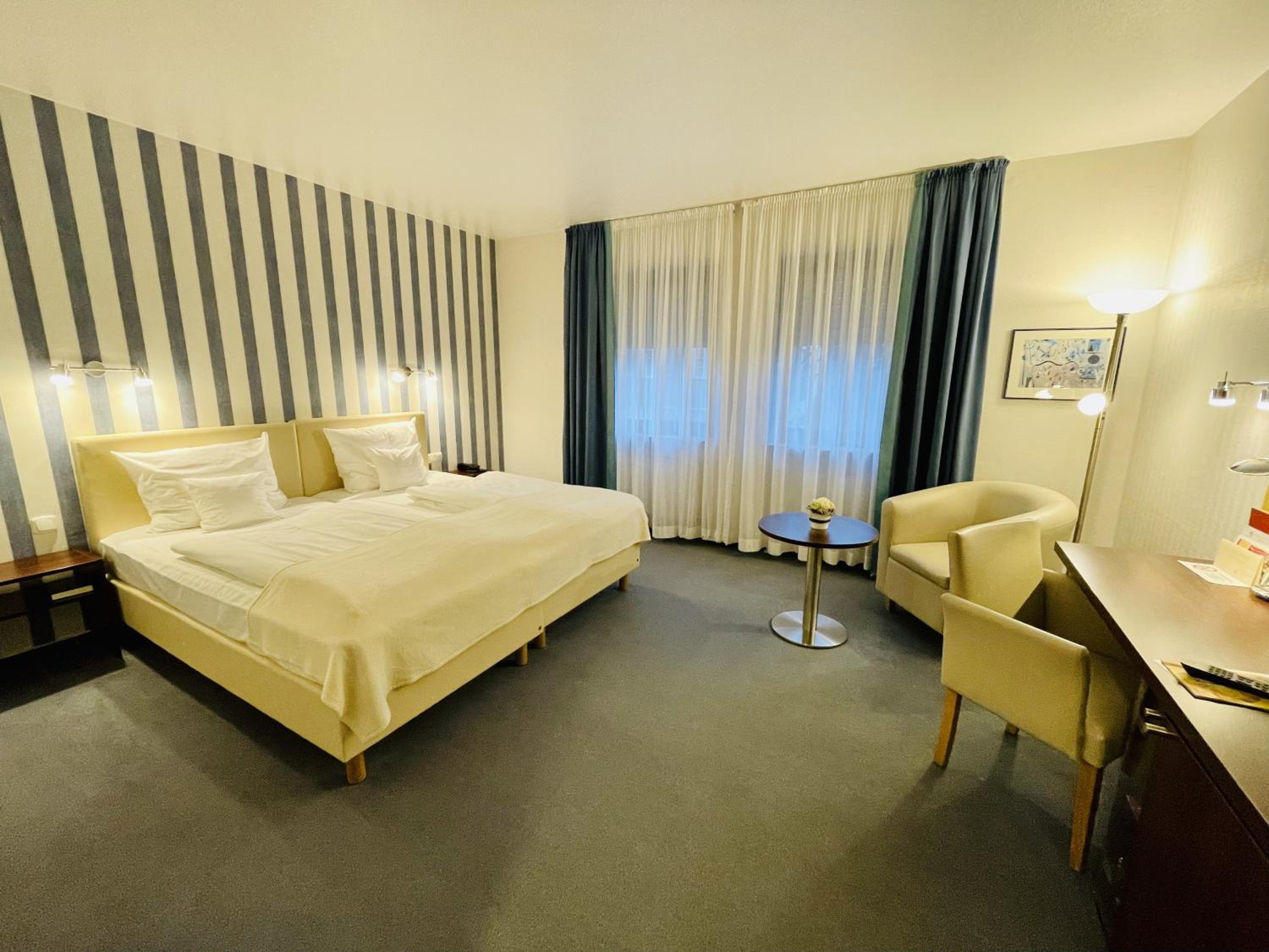 Standard Double Room - Photo 3