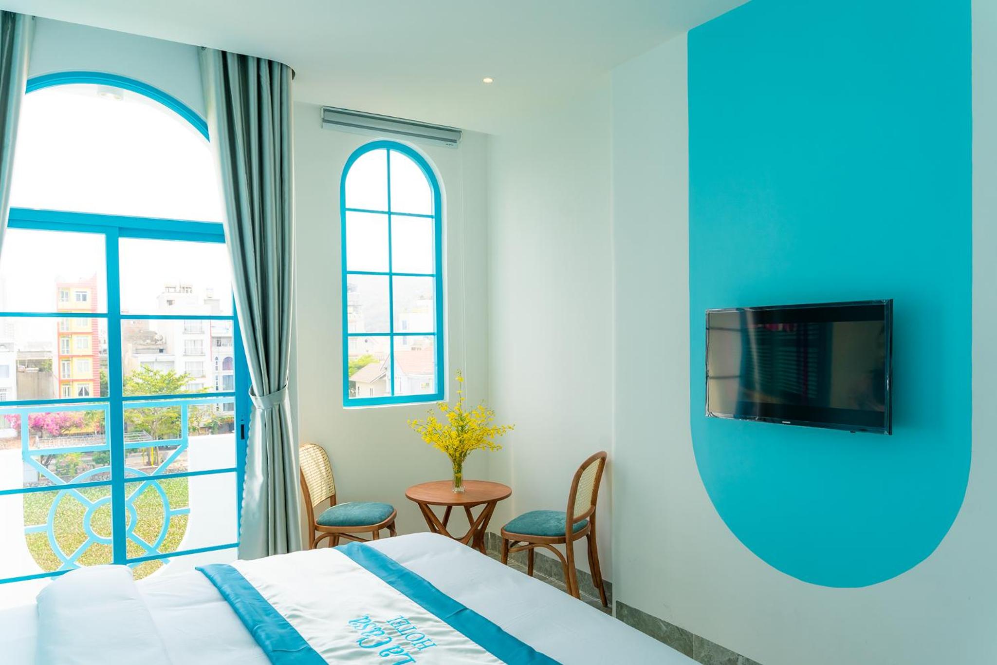 Deluxe Double Room with Balcony with Lake View