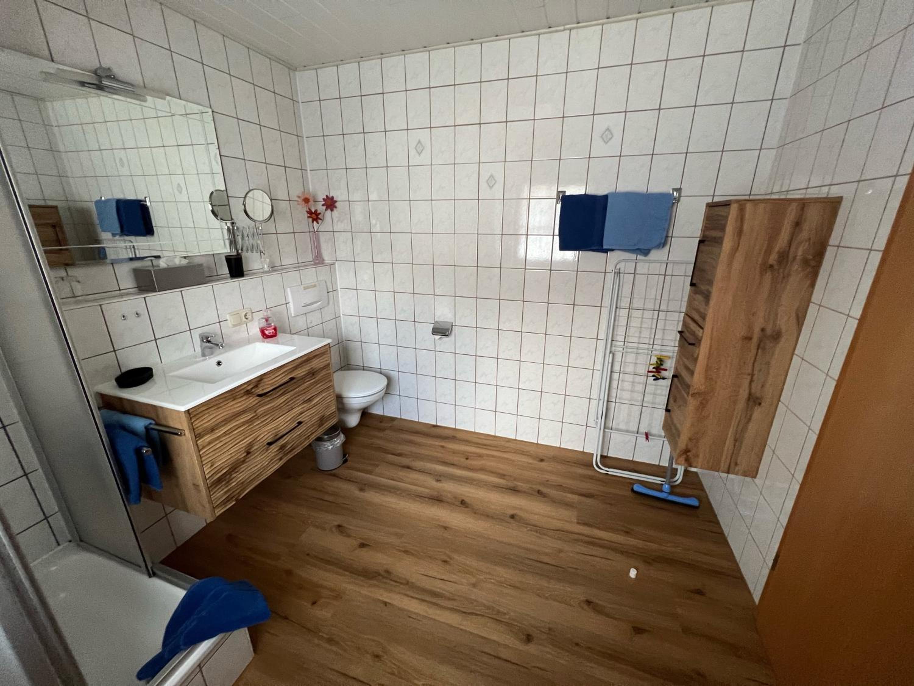 One-Bedroom Apartment with Balcony photo 3