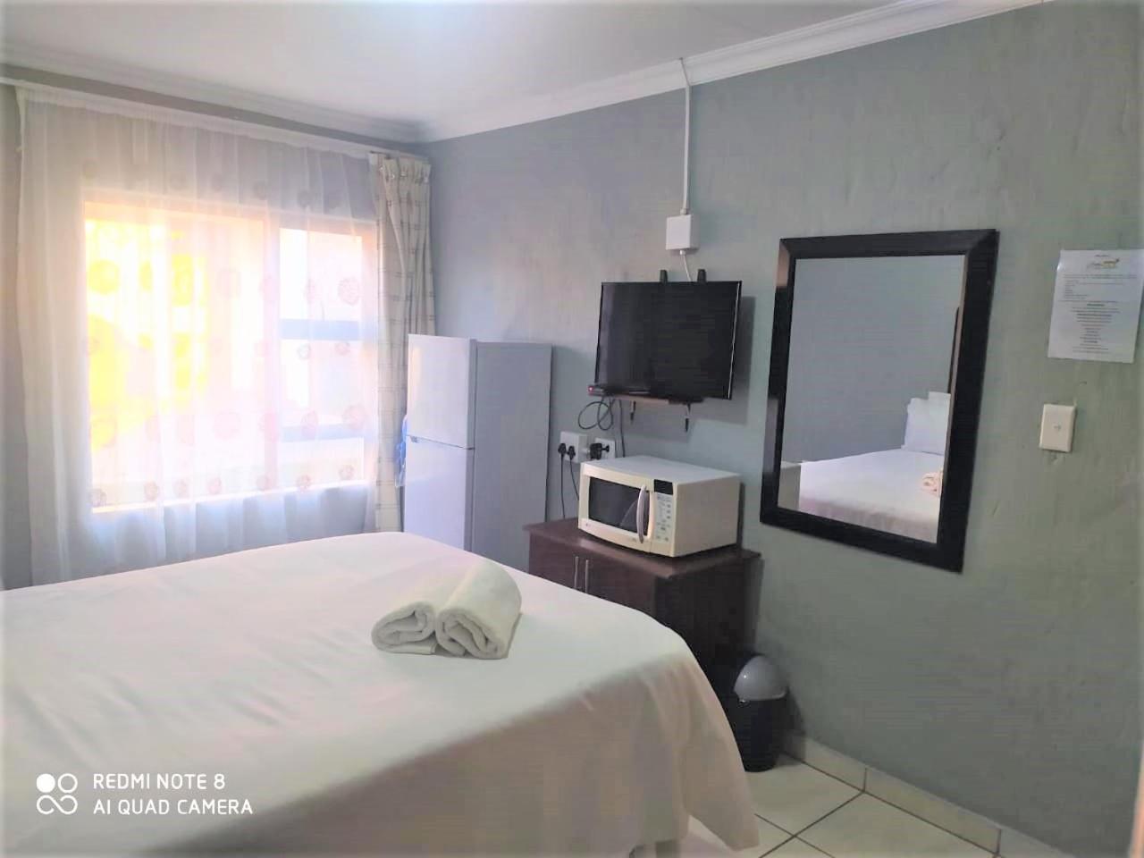 Double Room with Private Bathroom photo 3