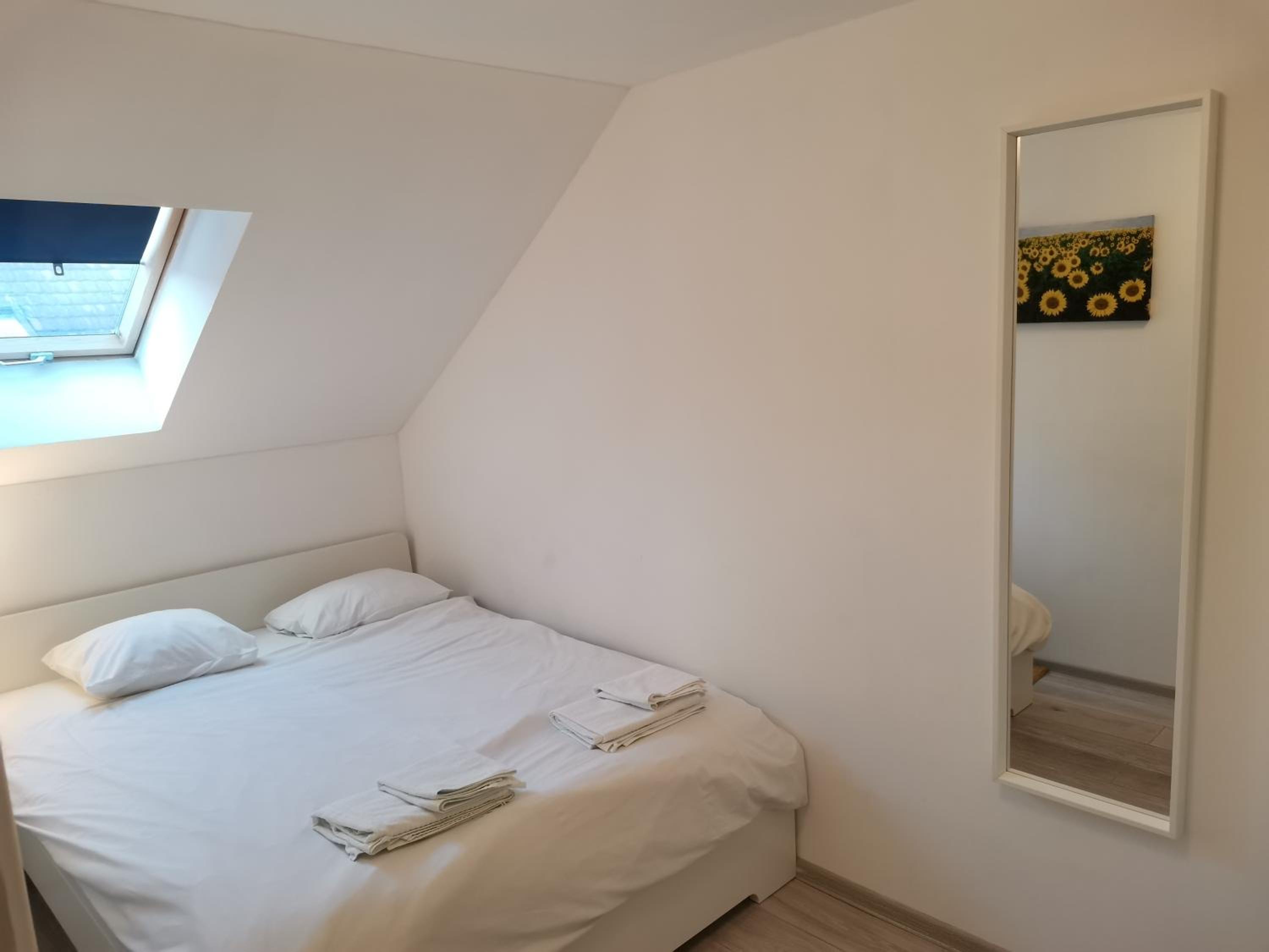 One-Bedroom Apartment - Photo 1