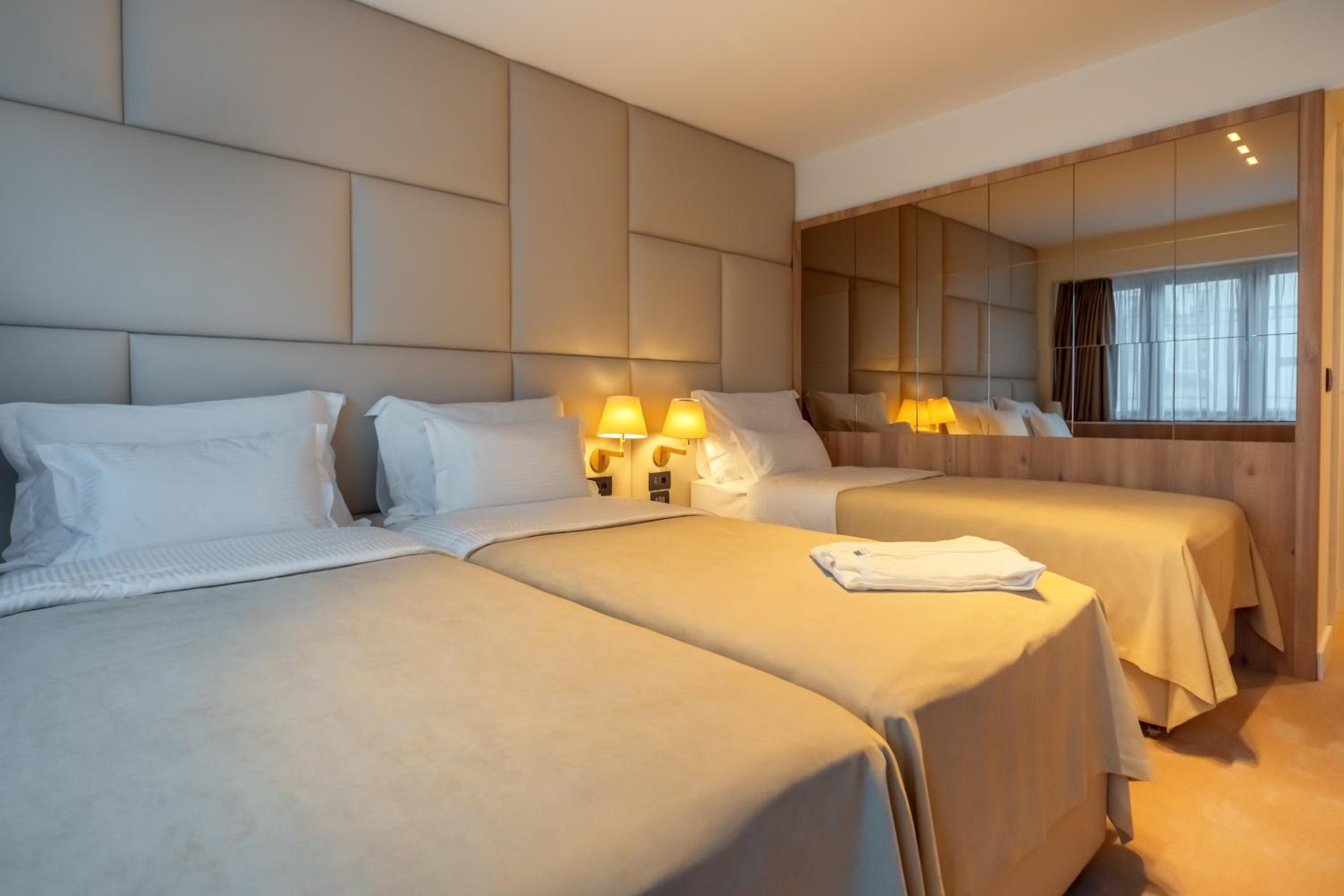 Triple Room with City View