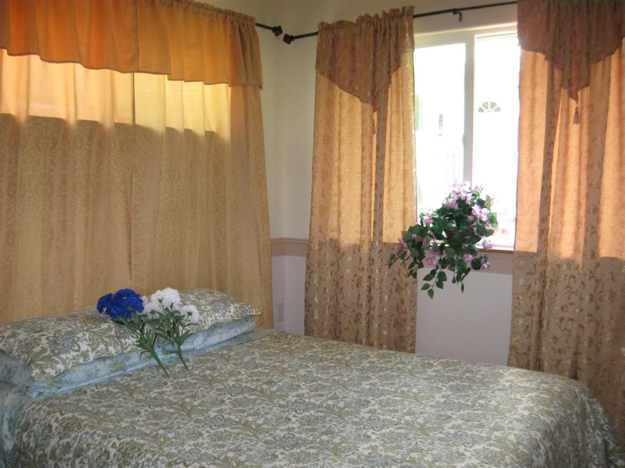 One-Bedroom House photo 1