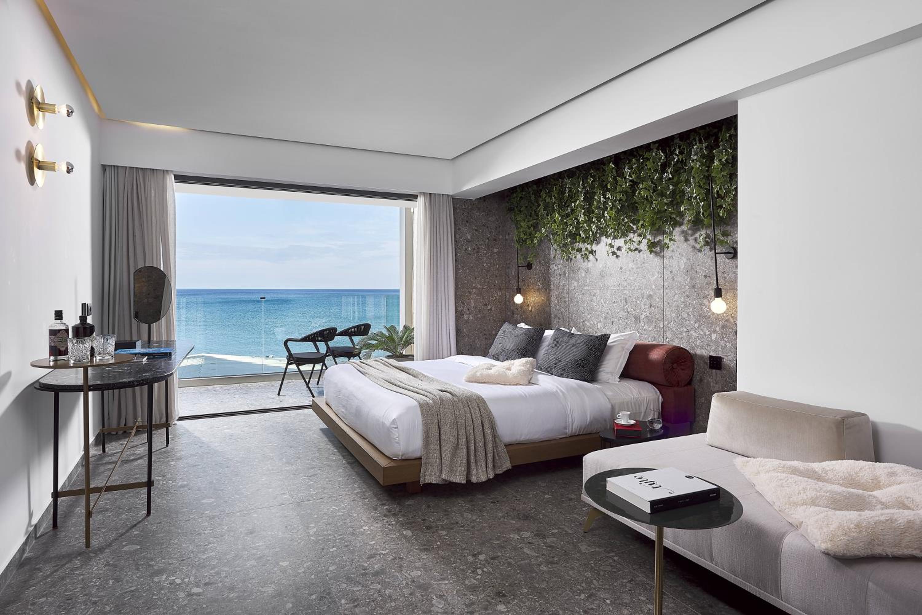 Executive Suite with Outdoor Spa Bath -Sea View photo 1