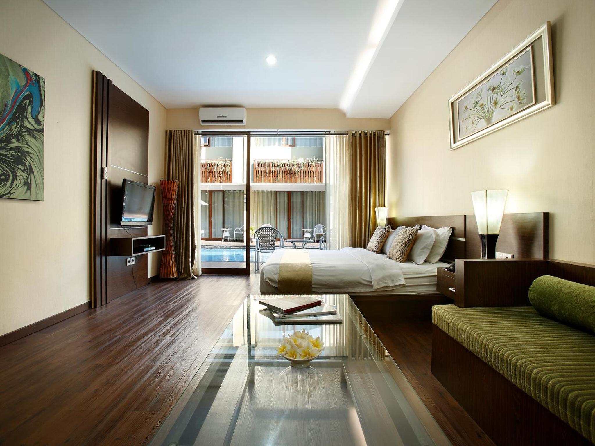 Superior Suite With Pool Access photo 1