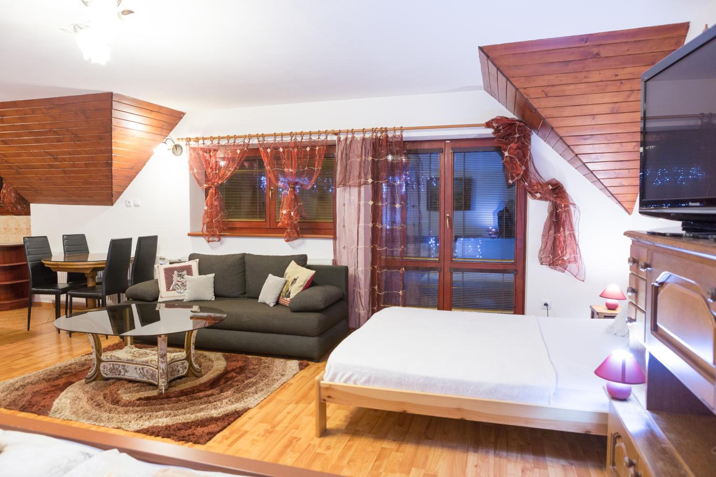 Family Room with Terrace - Photo 11