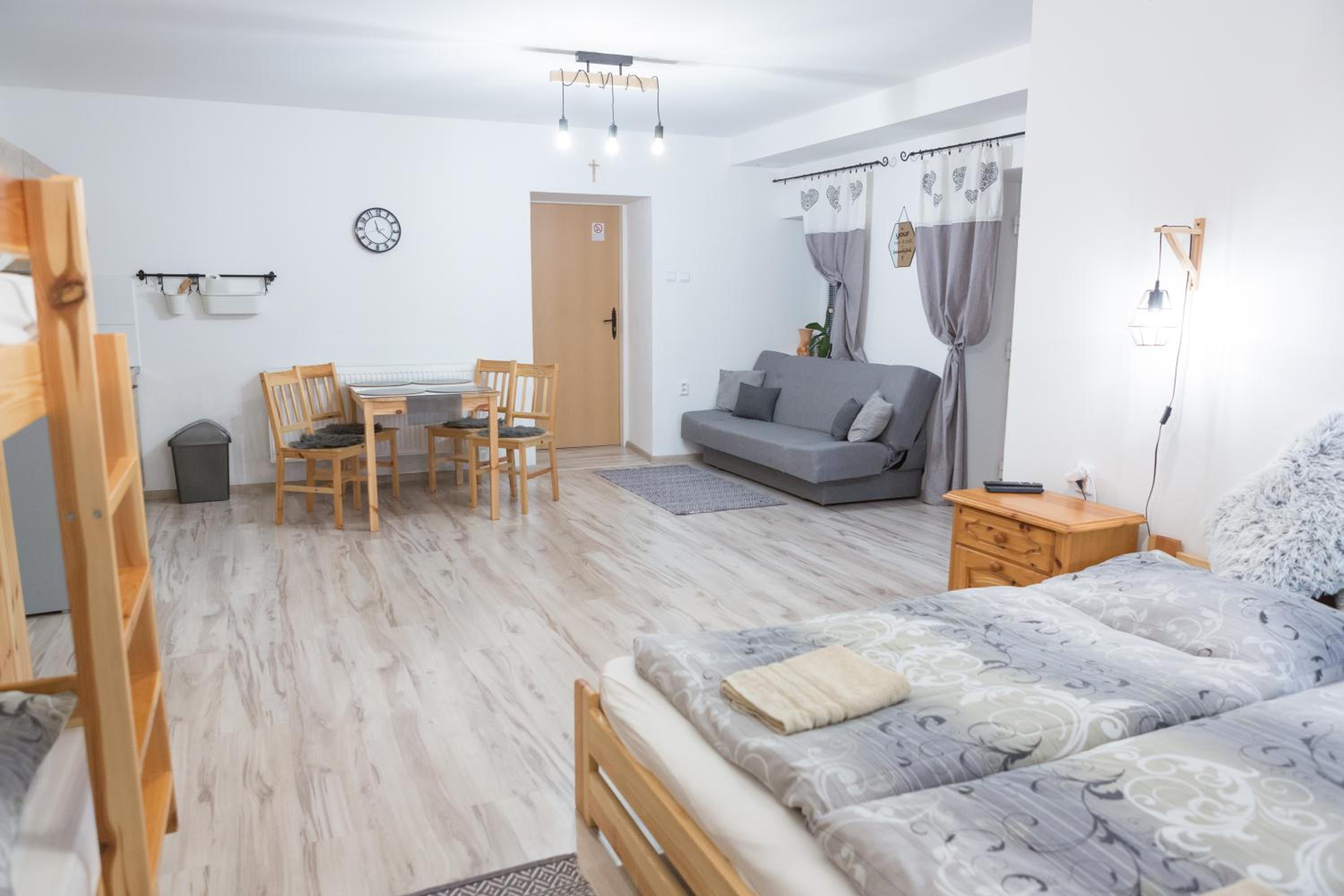 Apartment - Ground Floor - Photo 3