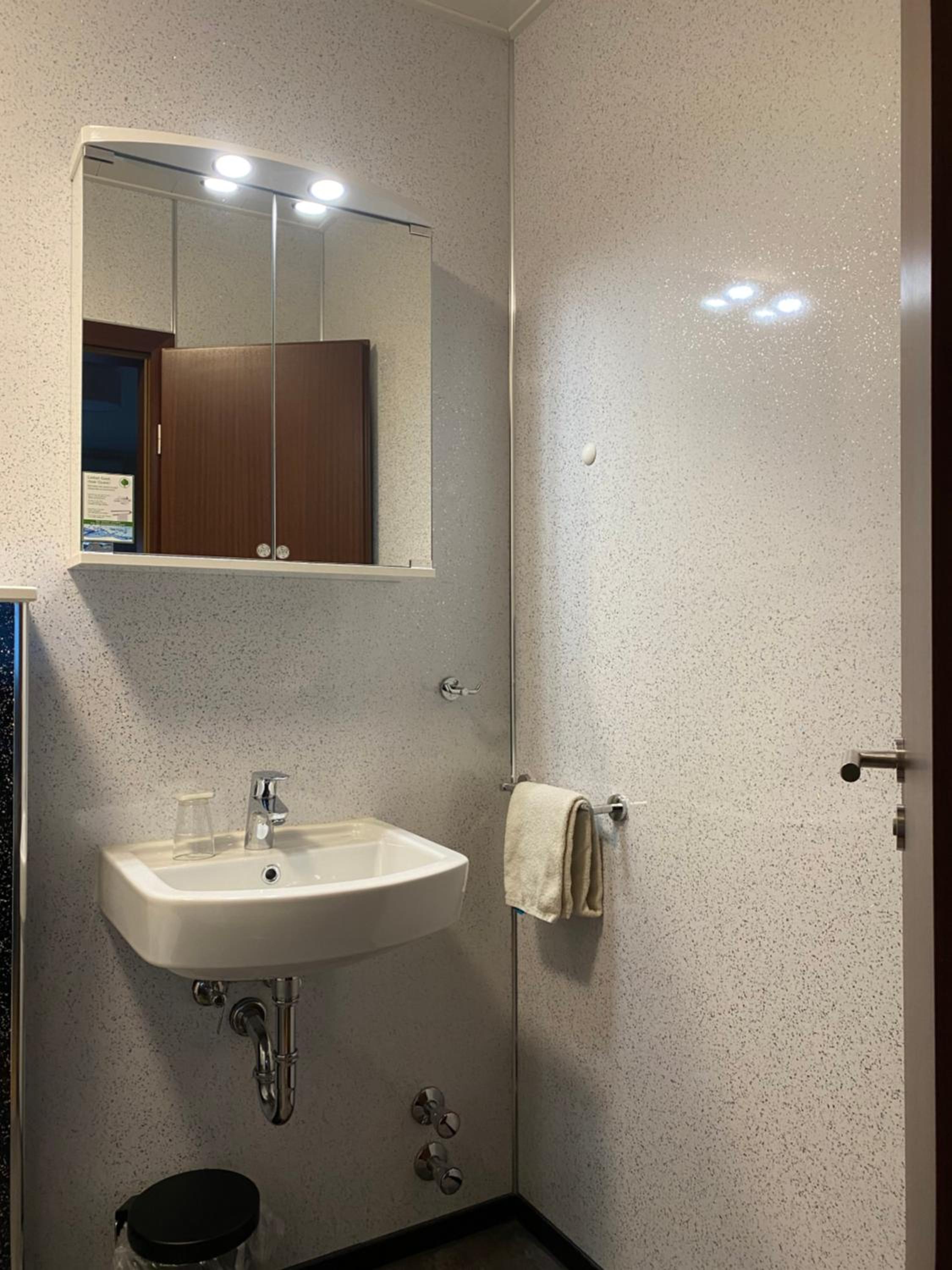 Single Room photo 3