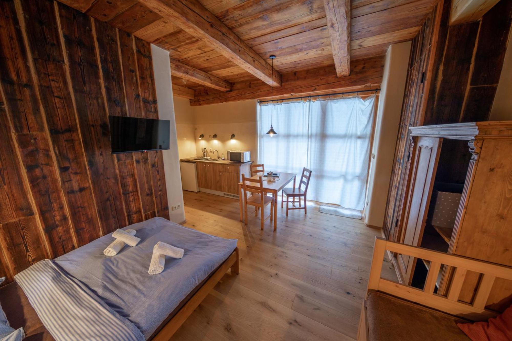 Deluxe Apartment