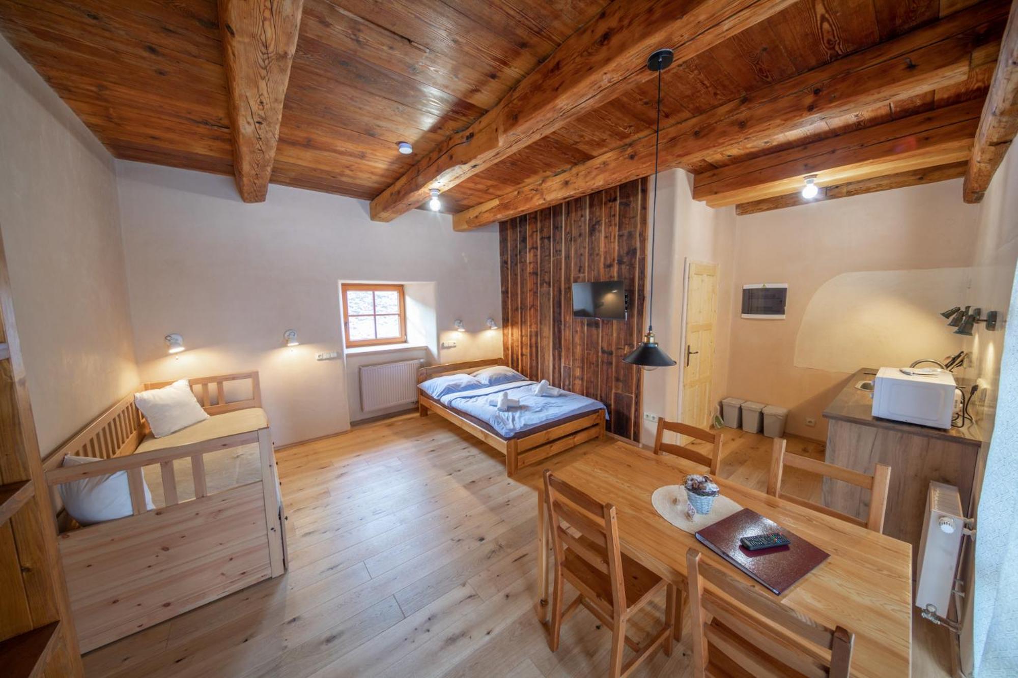 Deluxe Apartment