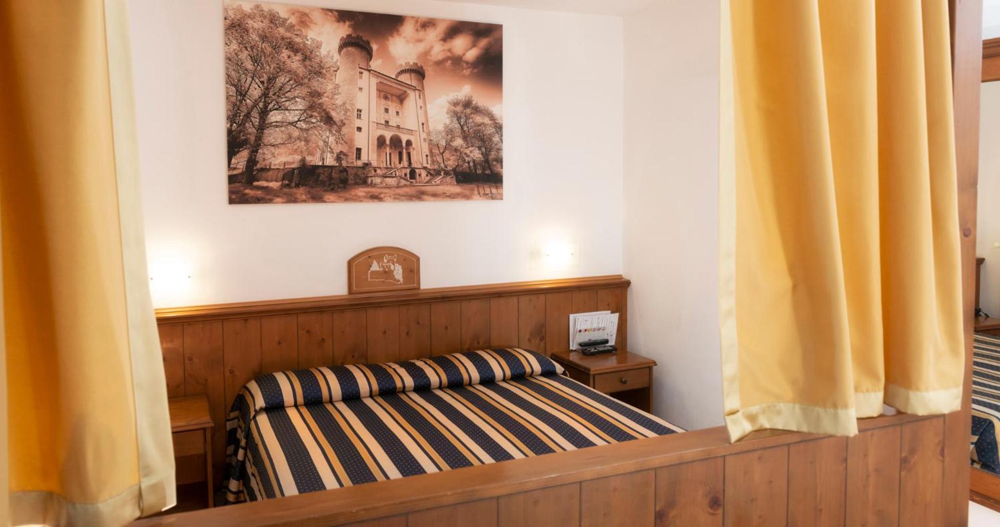 Double or Twin Room - Photo 13