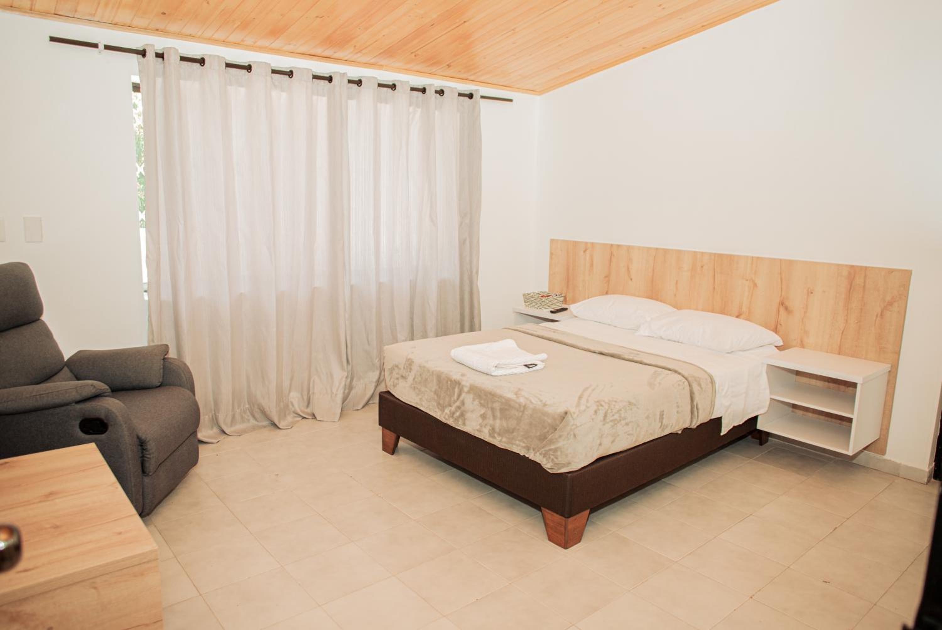 Deluxe Double Room with Balcony photo 2
