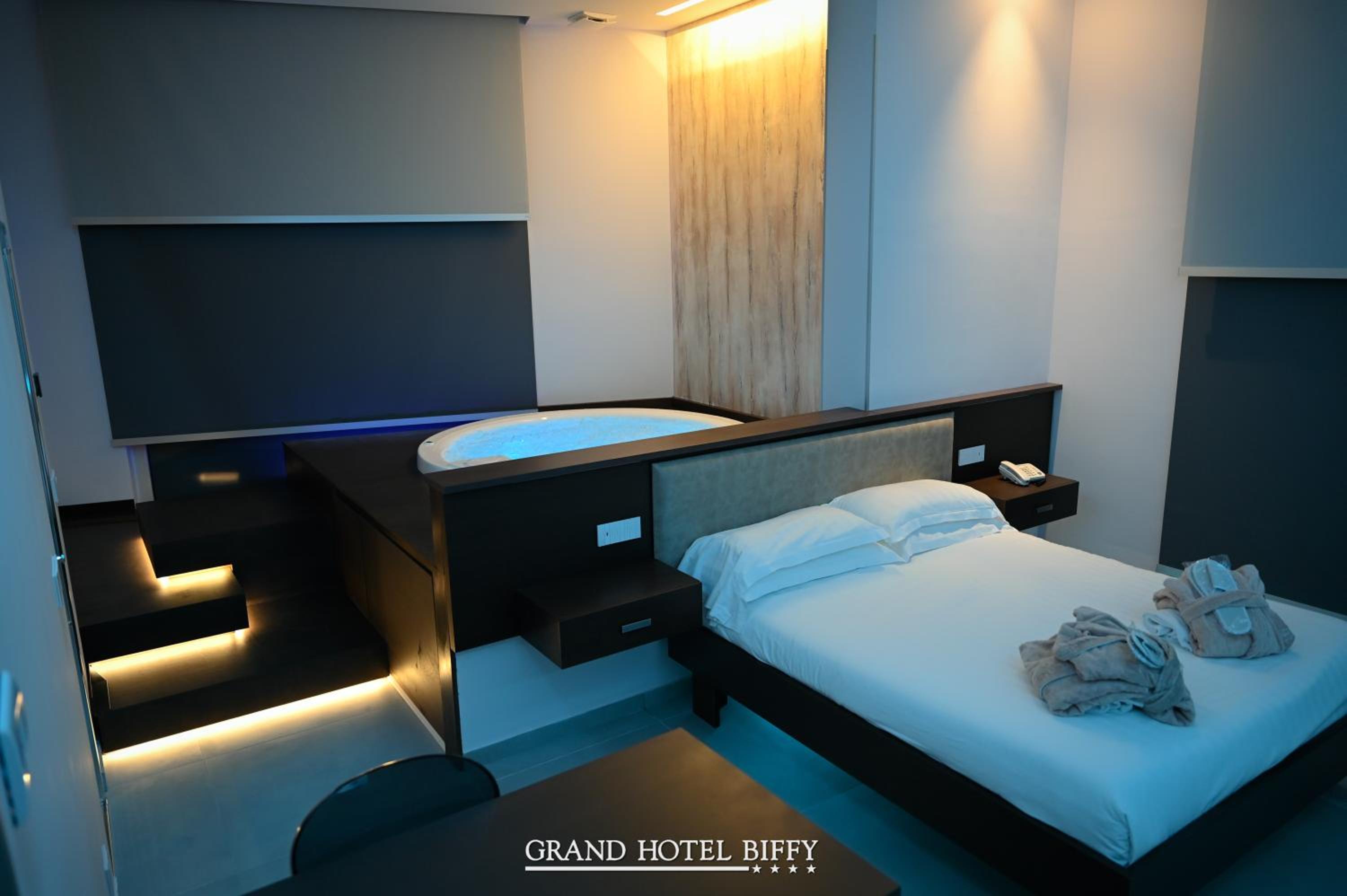 Deluxe Suite photo 1