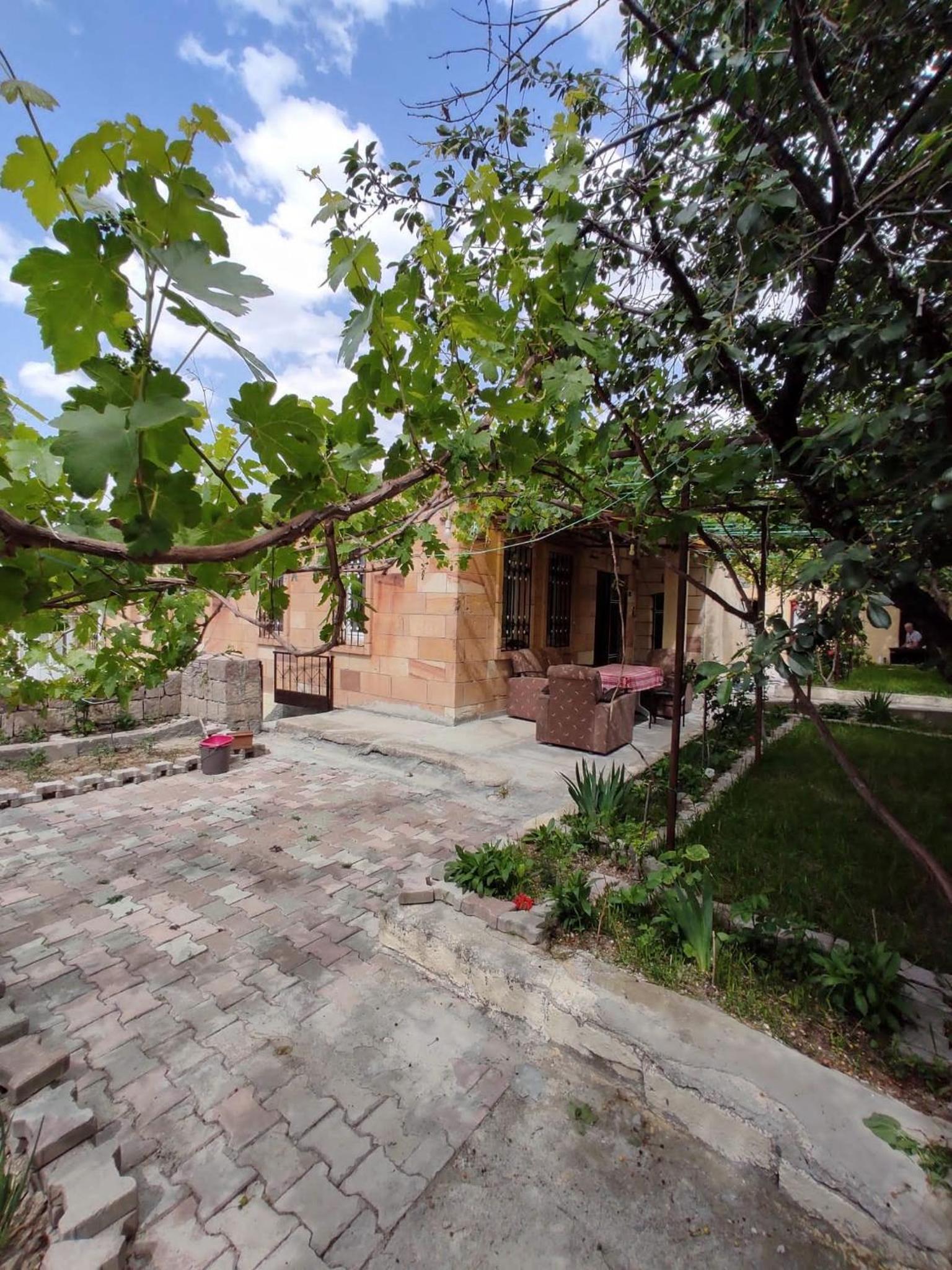 Apartment with Terrace - Photo 18