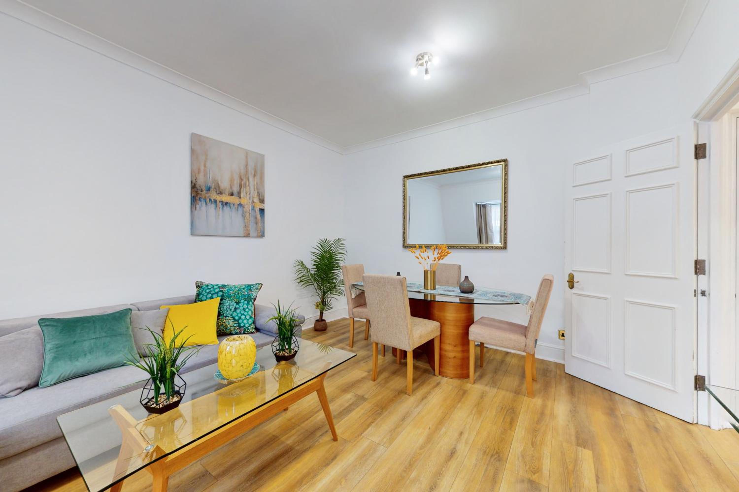 Luxury Two-Bedroom Apartment photo 1