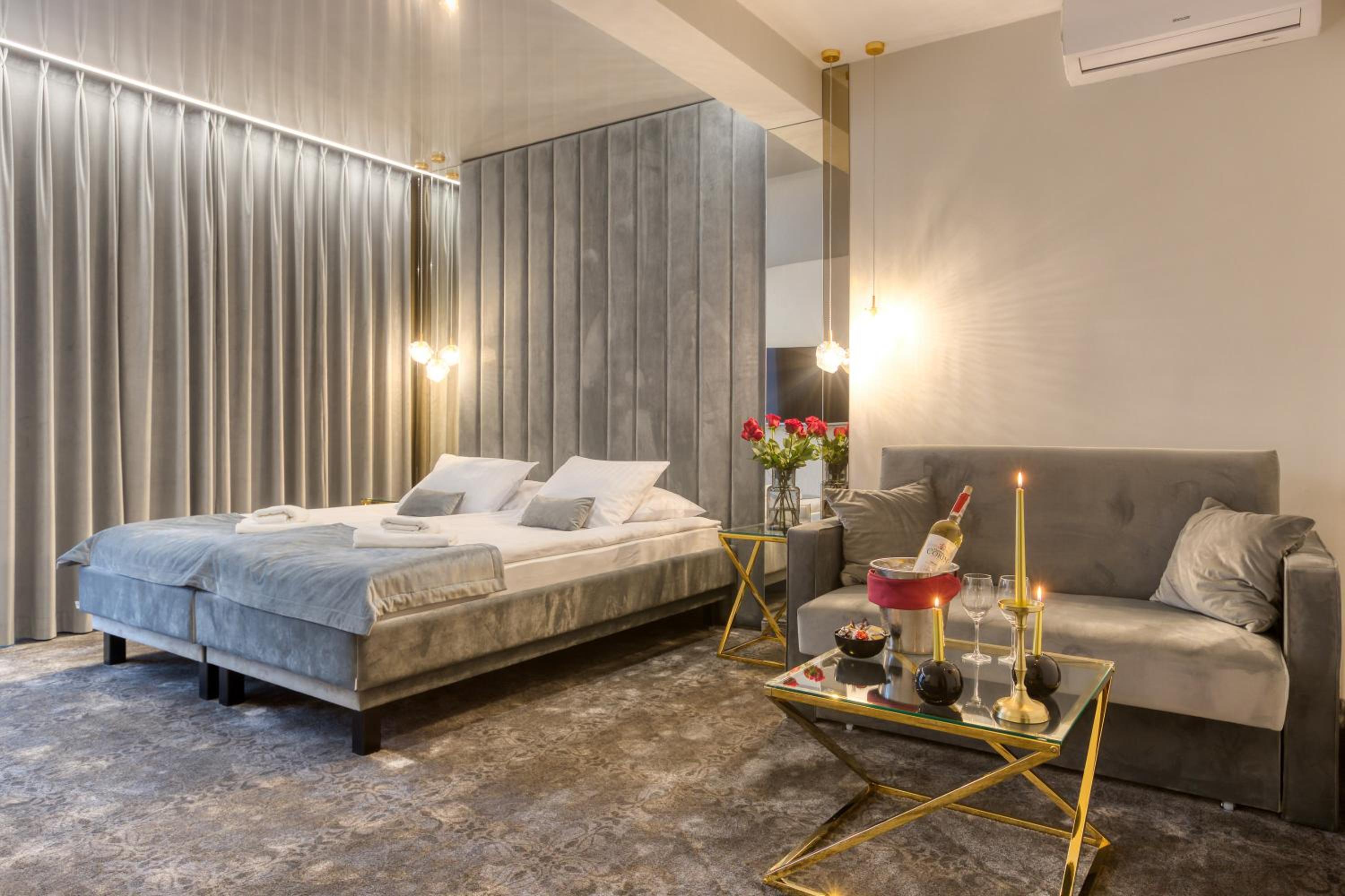 Deluxe Double Room with Shower photo 2