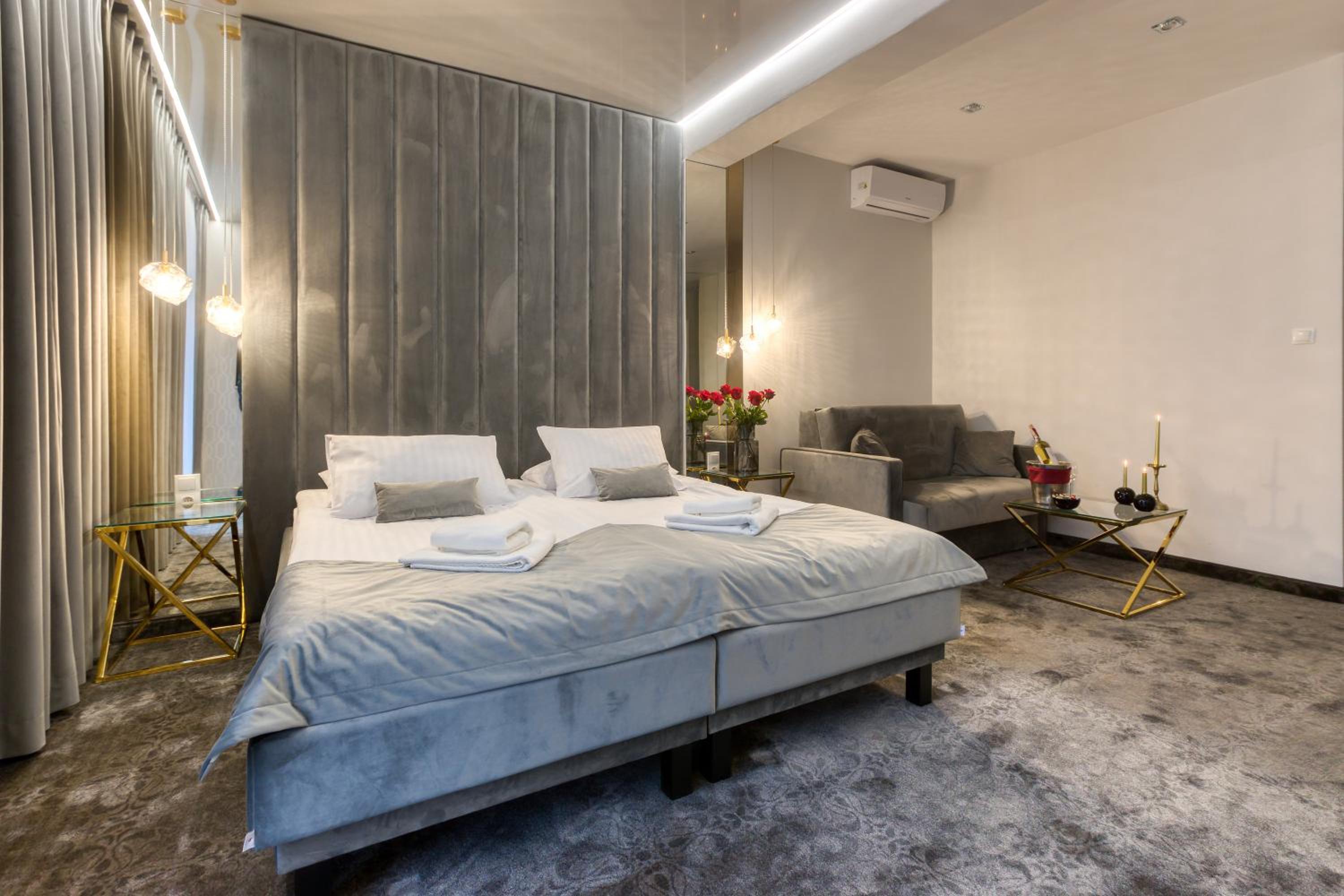Deluxe Double Room with Shower photo 1