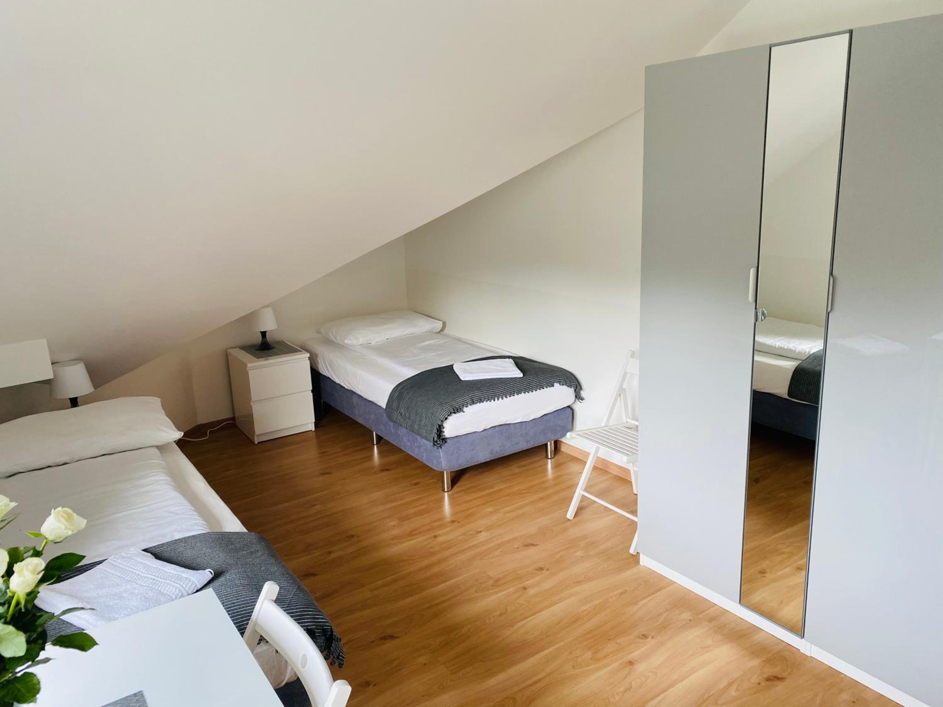 Twin Room with Shared Bathroom photo 2
